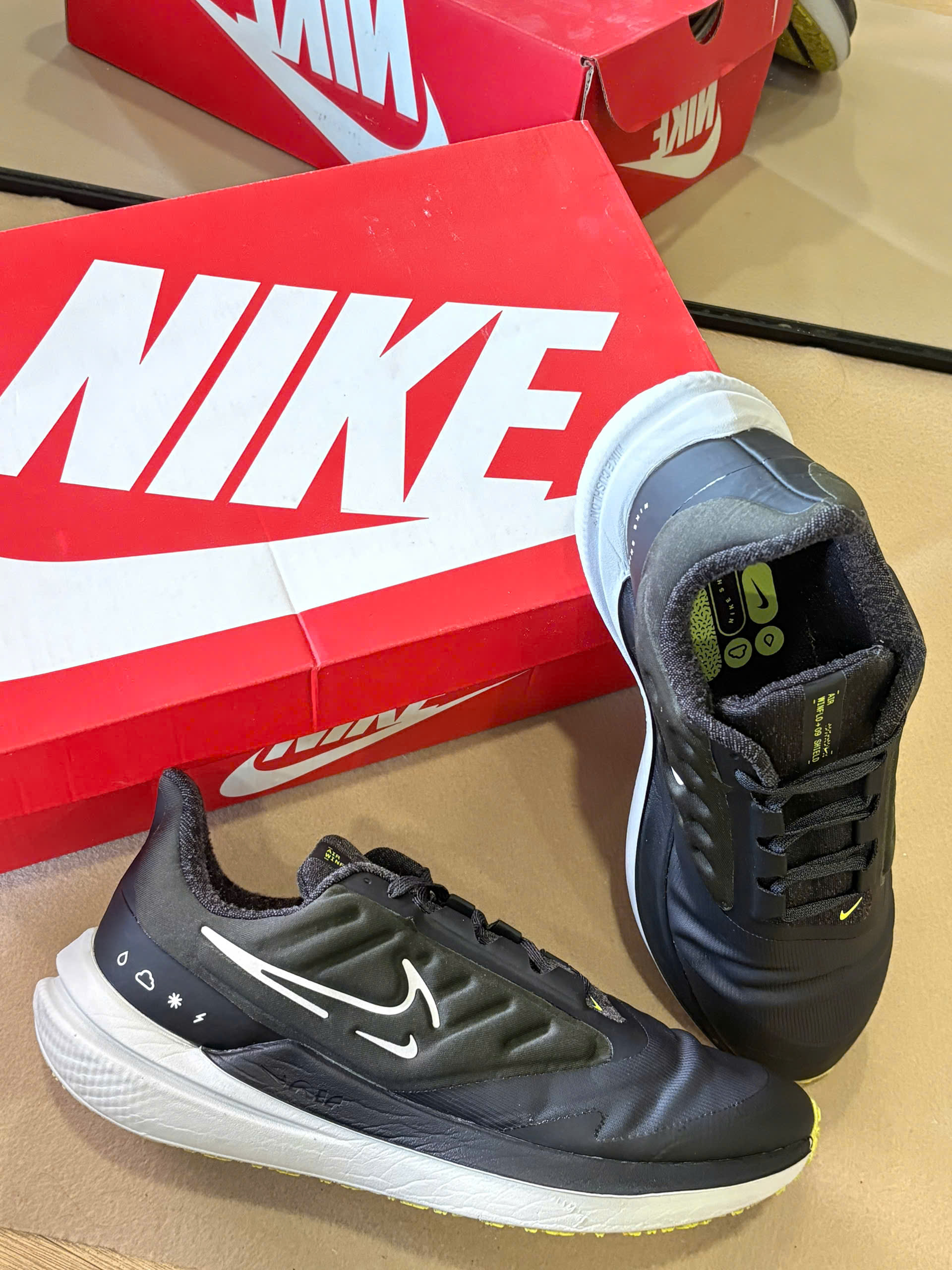 Nike Air Zoom Winflo 9 Shield Black DM1106-001_thumbnail_6