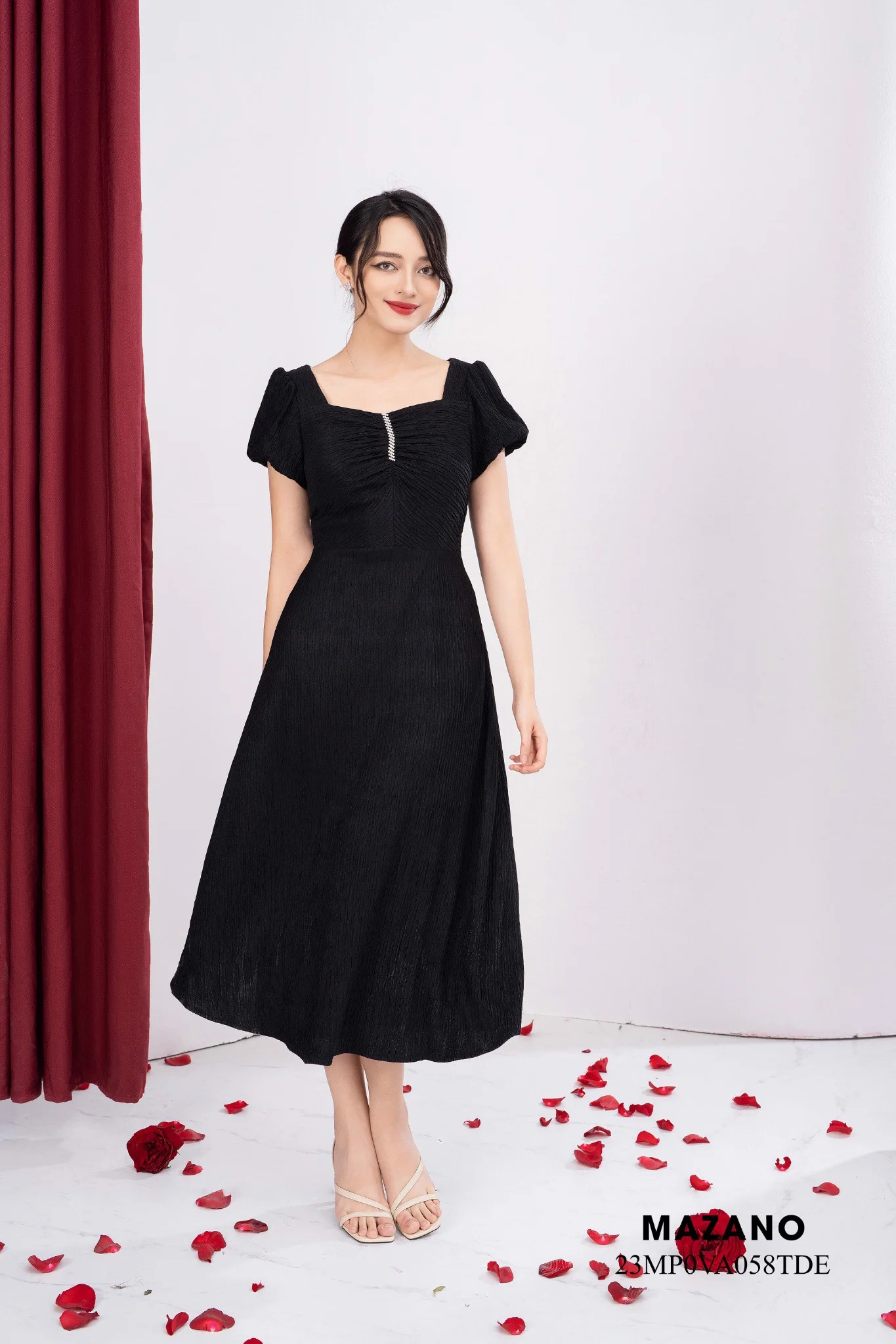 Váy Đầm ôm Chân rủ Vải thun xốp Cổ cách điệu Đính đá Tay ngắn Dài qua bắp chân_thumbnail_2