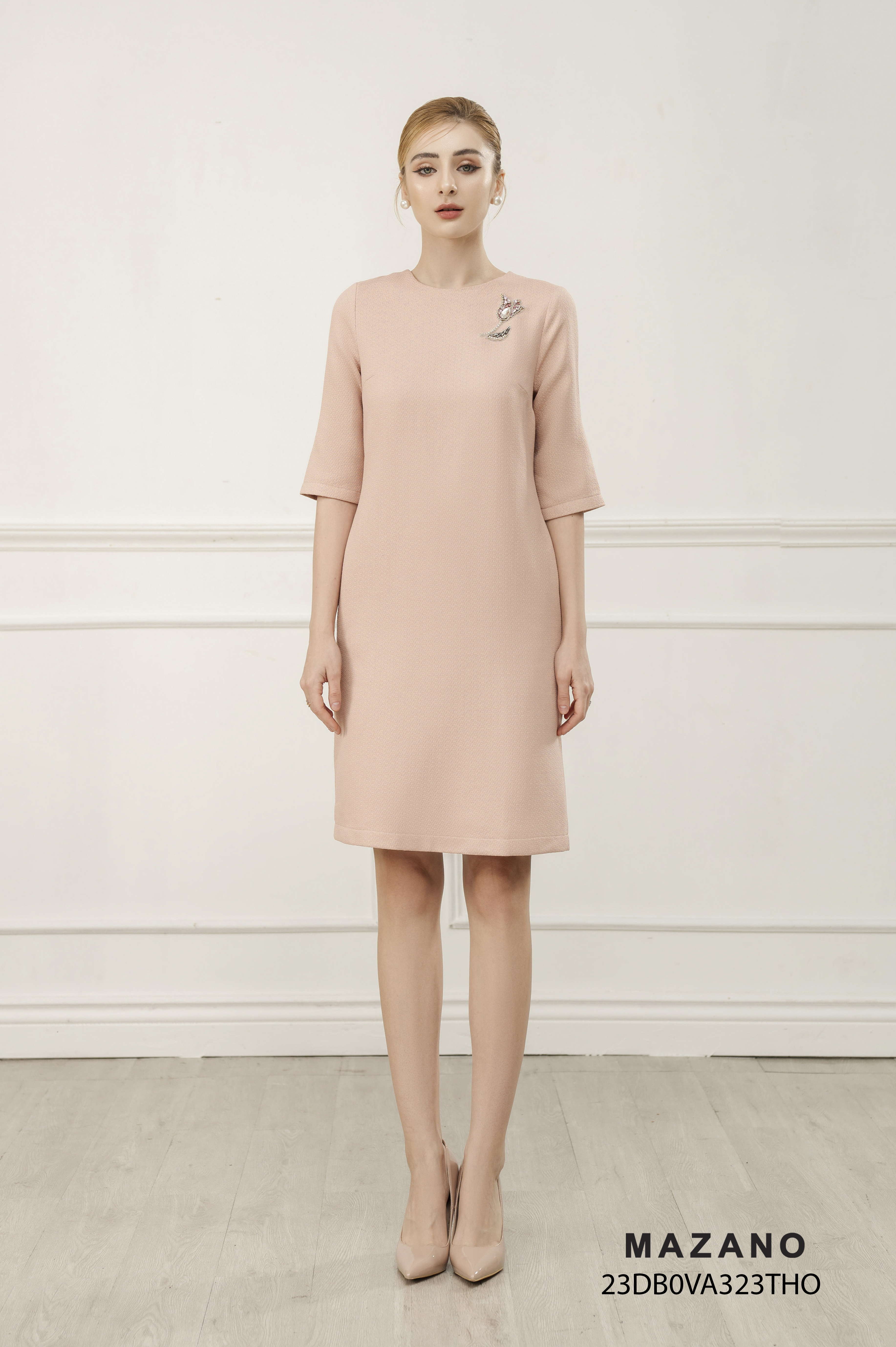 Váy Đầm suông Vải tuyp mềm Đính trang trí ngực Cổ tròn Tay lỡ Dài đến gối