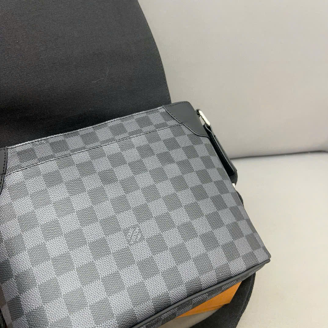 Túi đeo chéo nam Louis Vuitton District PM Damier Graphite Canvas_thumbnail_6
