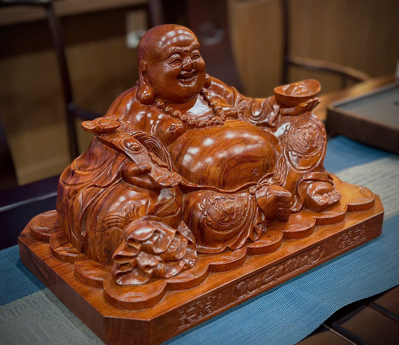 TƯỢNG PHẬT DI LẶC NGỒI GỖ HƯƠNG_thumbnail_1