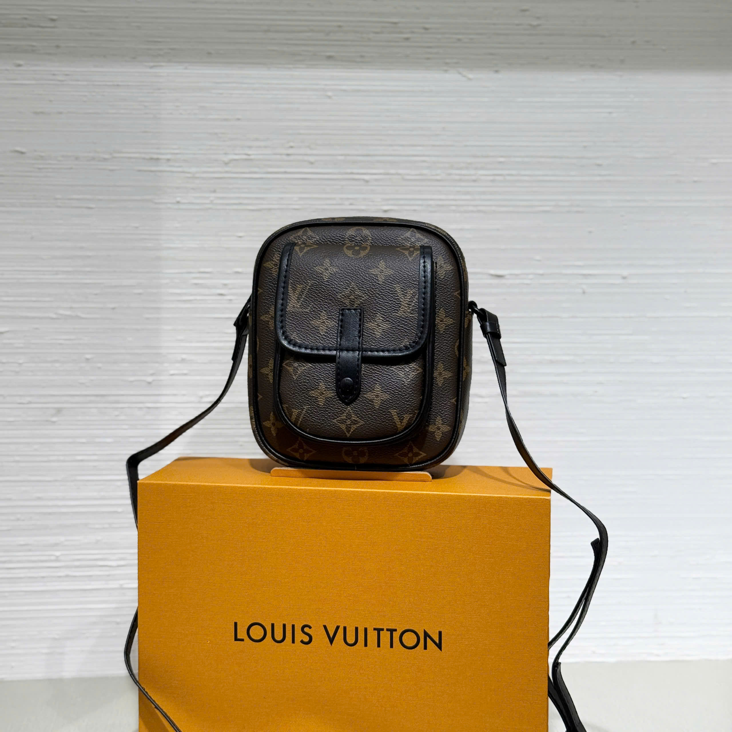 Túi đeo chéo Louis Vuitton Christopher Wearable Wallet_thumbnail_3