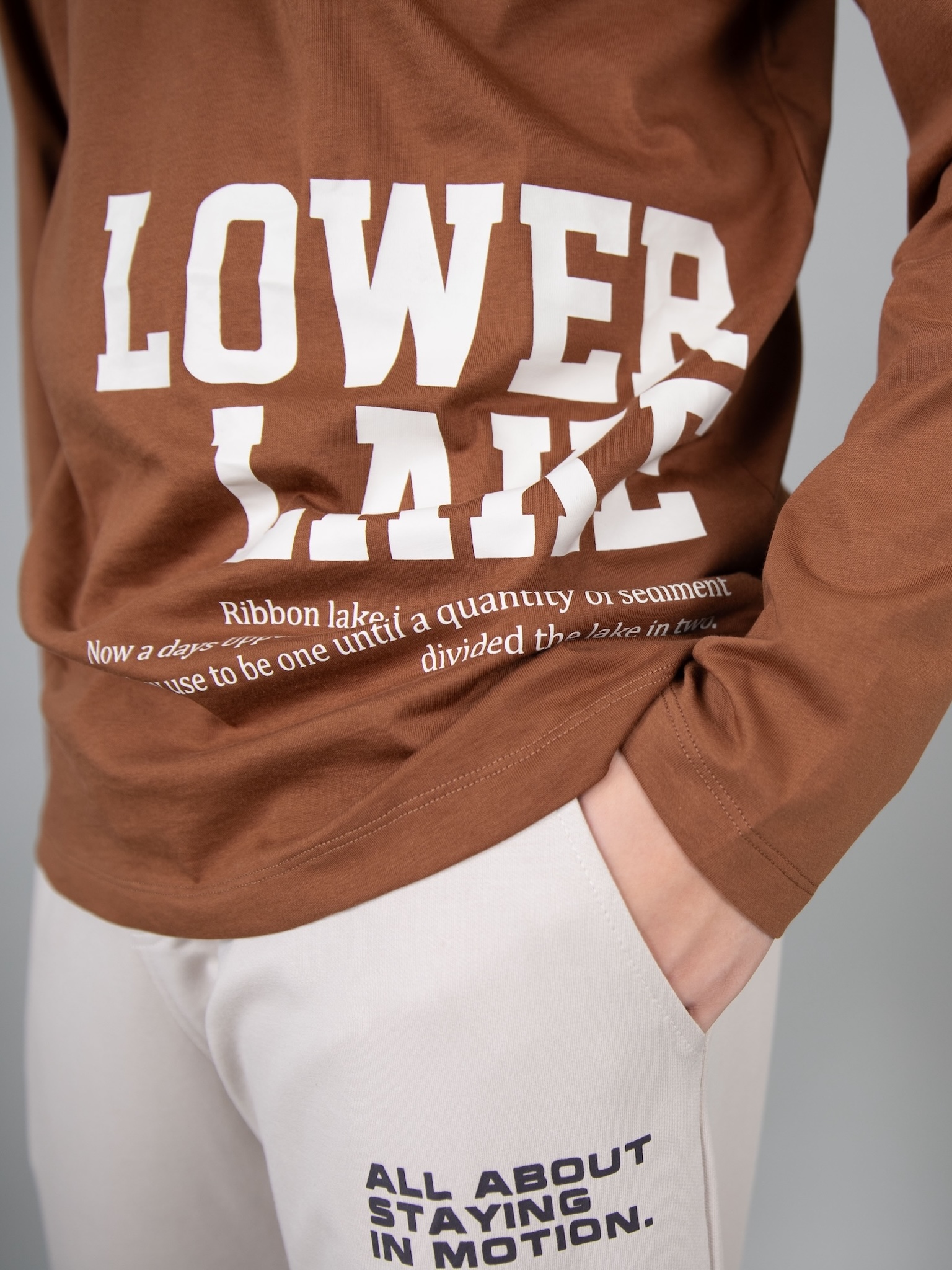 Áo phông dài tay màu socola in chữ - Blue Seven_thumbnail_2