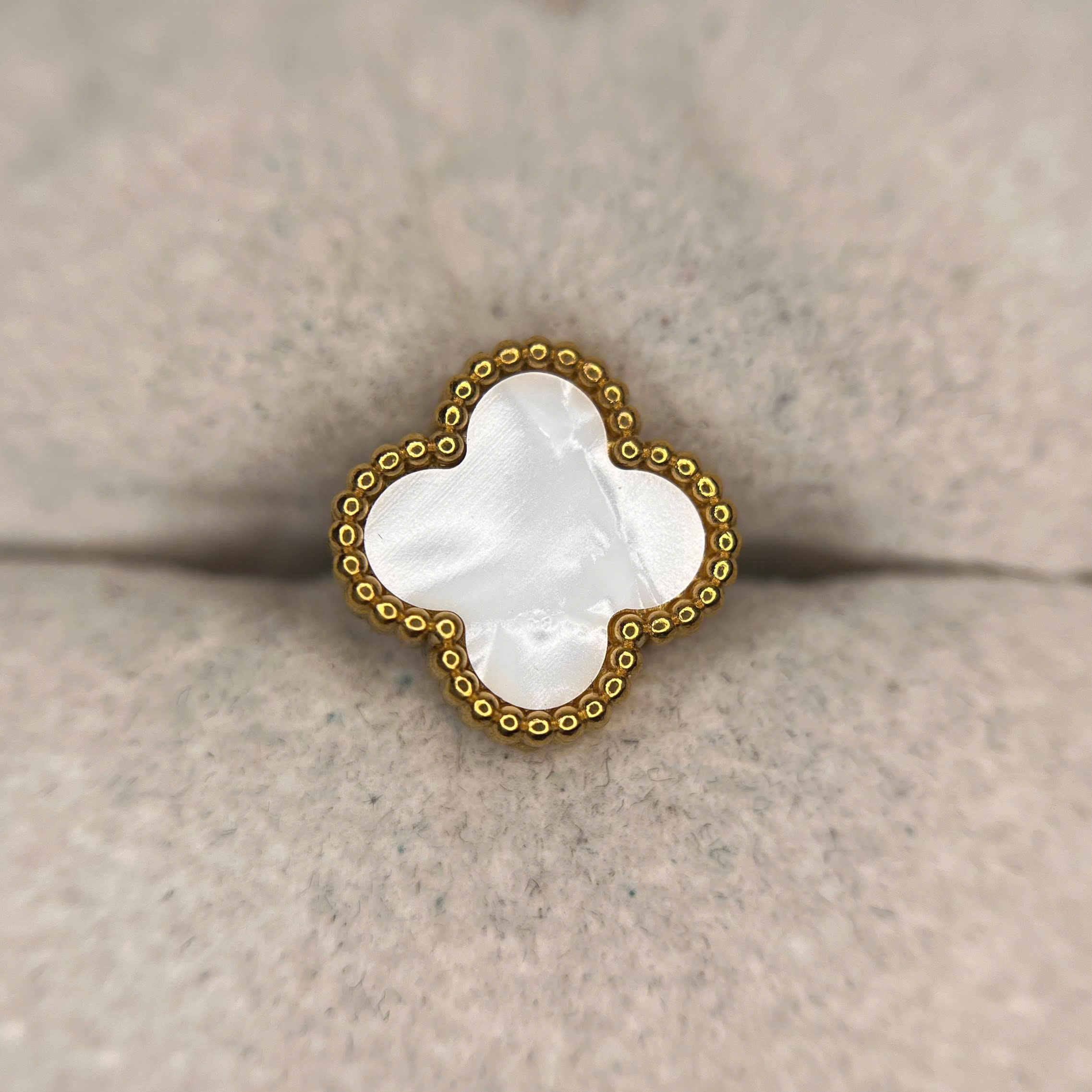 khuyên kiểu cặp cỏ bốn lá màu trắng xà cừ sang chảnh viền bi vàng quý phái_thumbnail_1