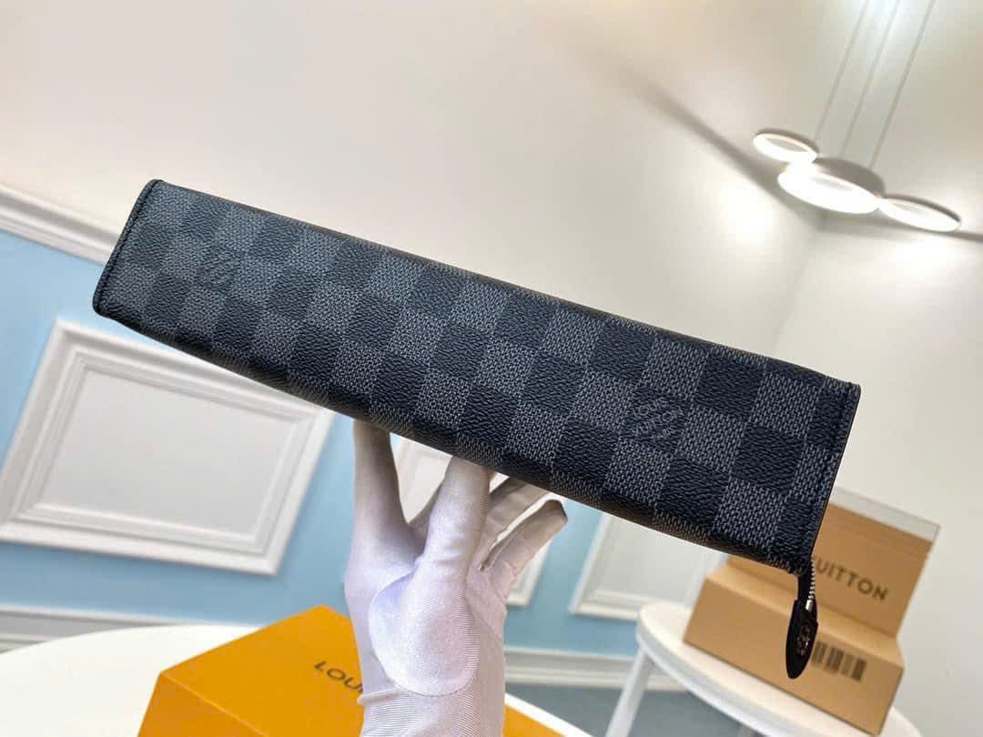 Clutch LV Pochette Voyage MM Monogram Eclips_thumbnail_3