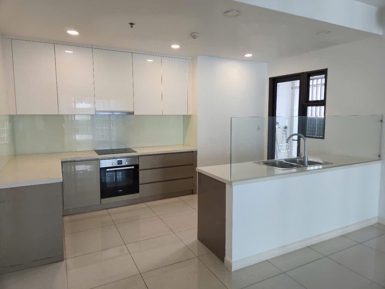 Cho thuê căn hộ 3PN, nội thất cơ bản nhà trống sẵn tại Estella Heights