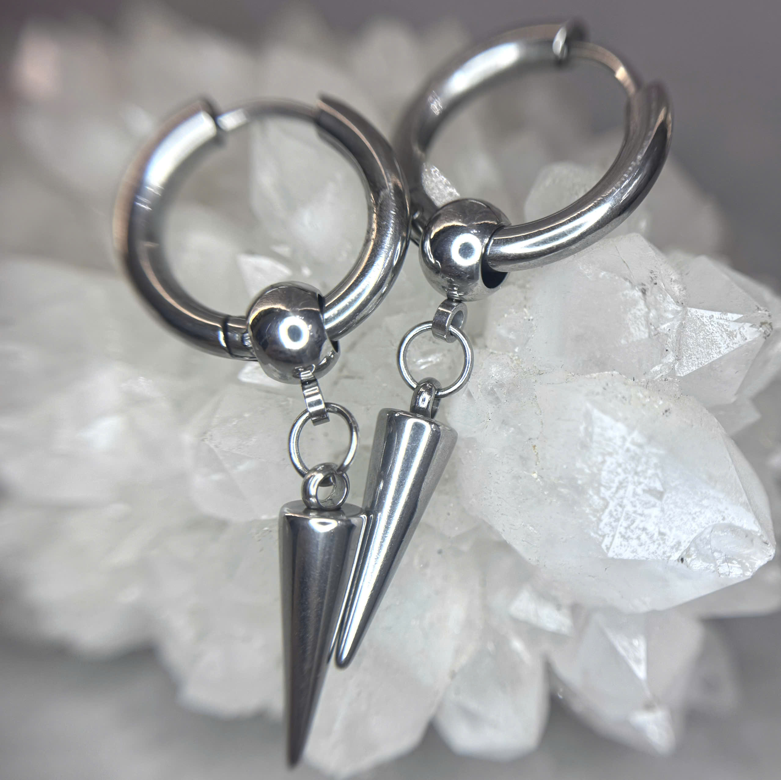 khuyên vòng kiểu rơi đinh nhọn size 12