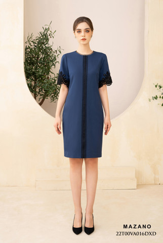 Đầm dự tiệc suông vừa phối ren đính đá ở tay