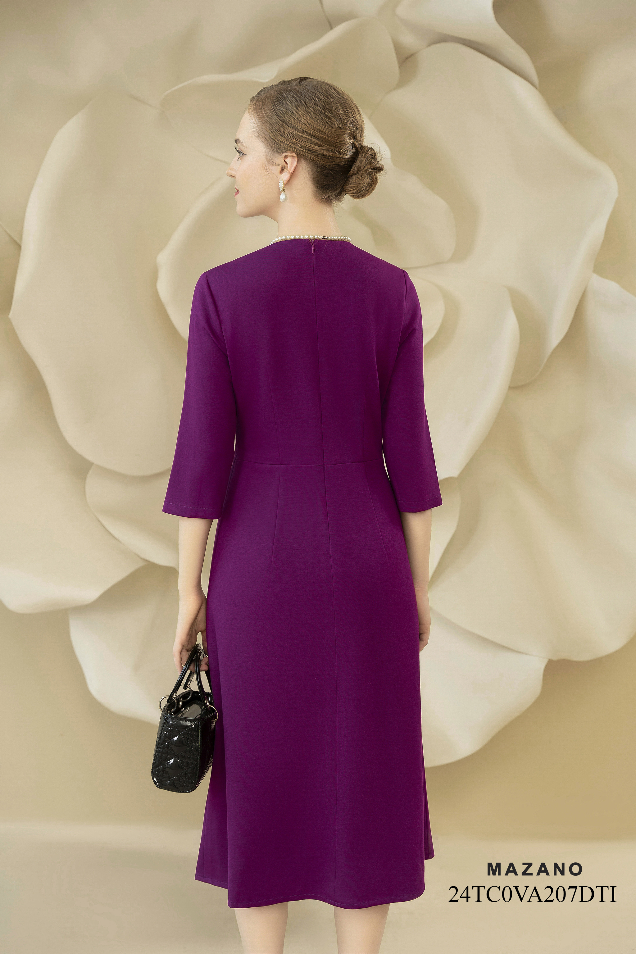 Váy Đầm Ôm Vải umi Đính đá trang trí Cổ tròn Tay lỡ Dài ngang bắp chân_thumbnail_3