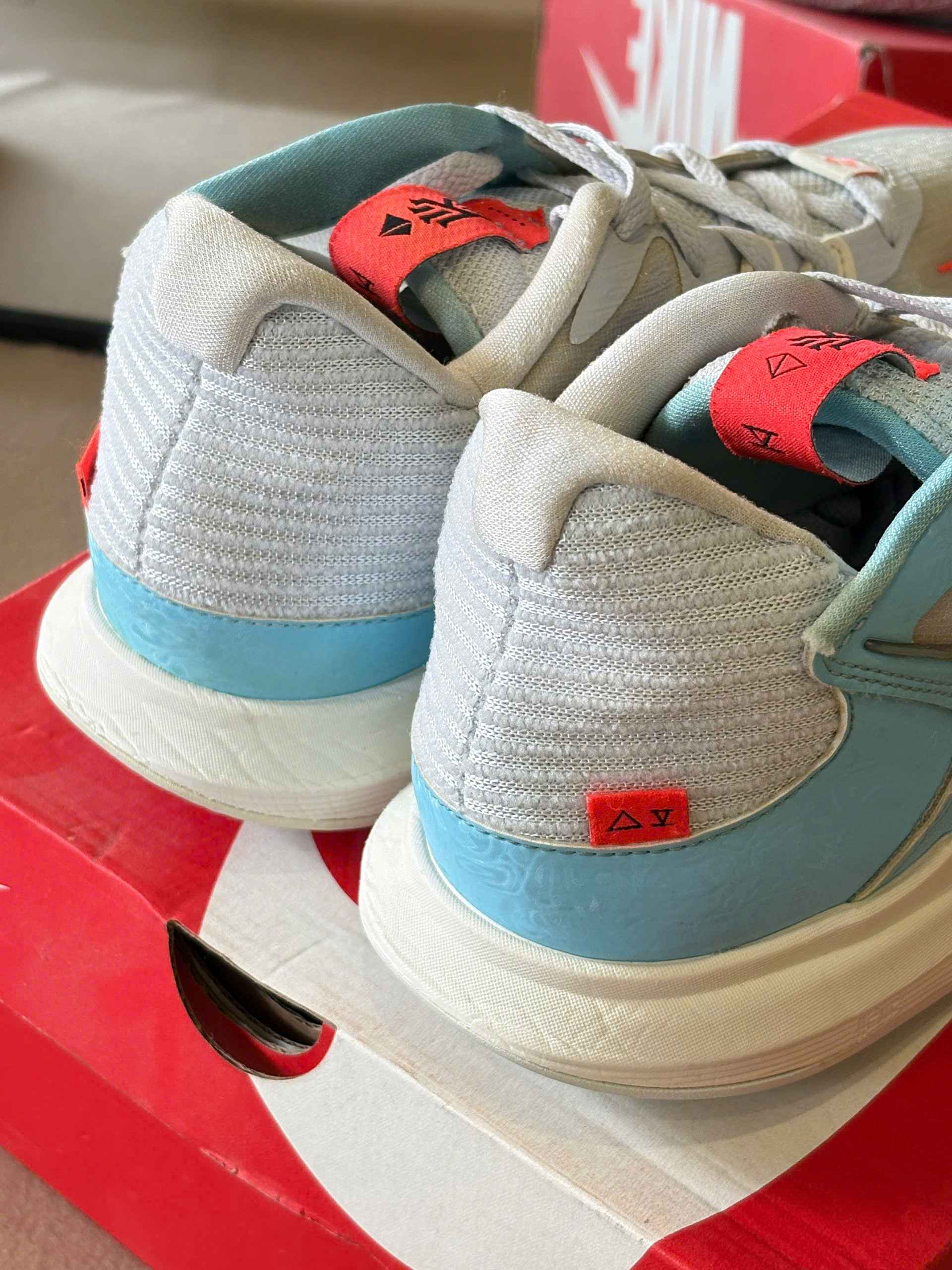 Nike Kyrie Low 5 EP ‘Football Grey’ DJ6014-003_thumbnail_4