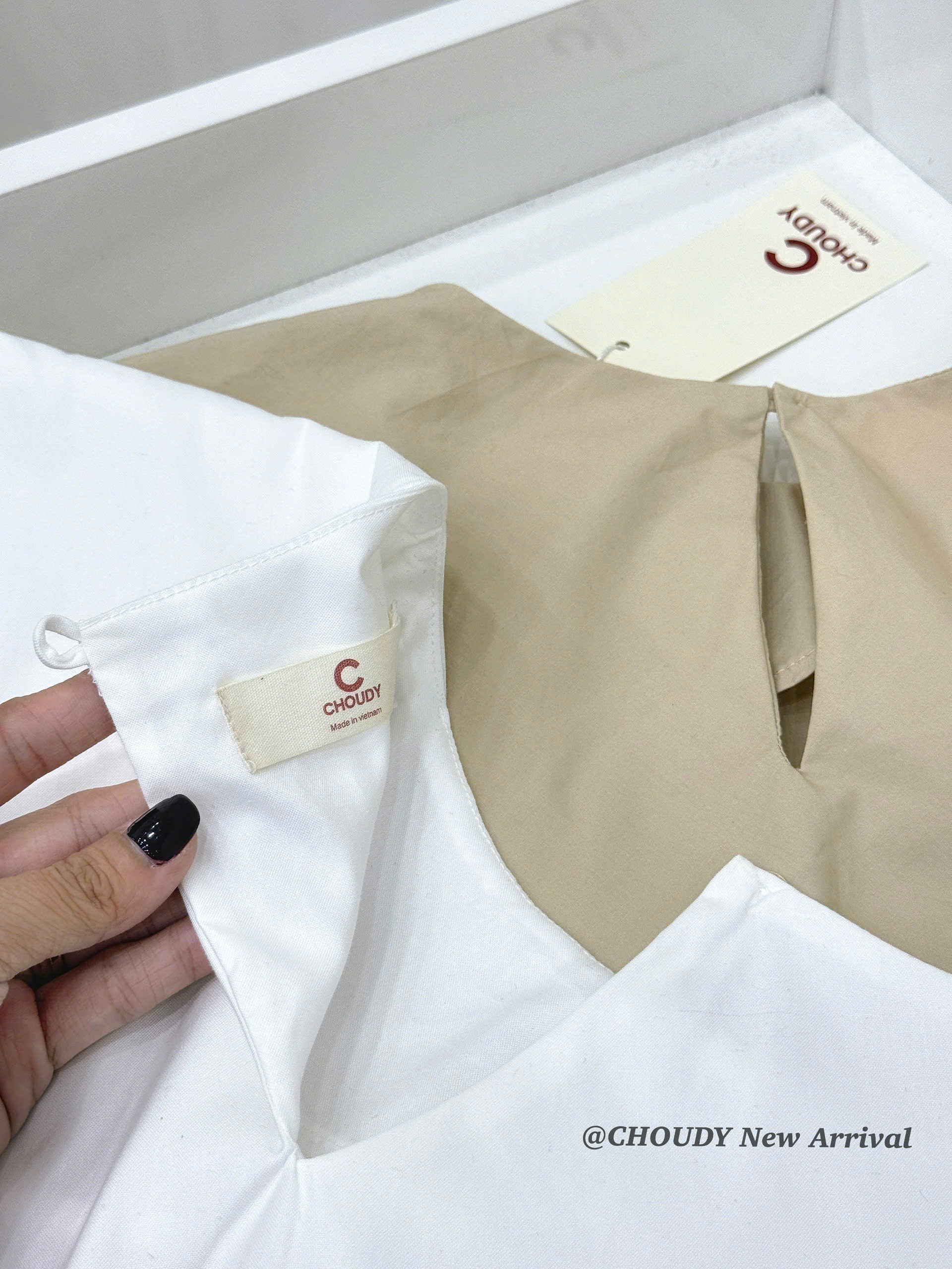 U657 ÁO KIỂU 2 MÀU_thumbnail_5