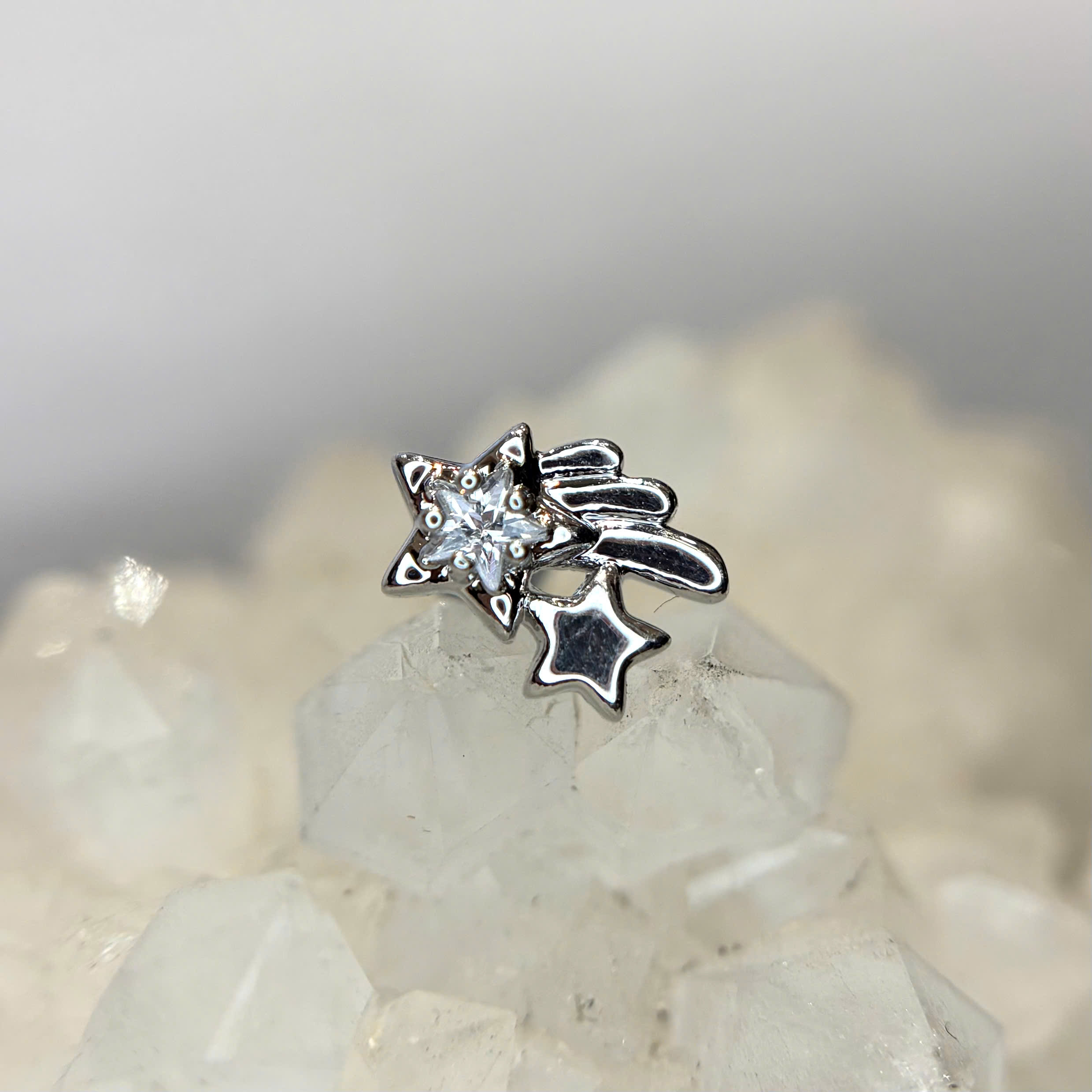 Khuyên kiểu ngôi sao cánh 1 bên bi_thumbnail_3