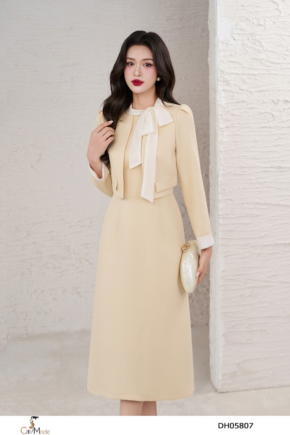 Đầm dạ A gạo vàng non tay dài cổ đính nơ_thumbnail_2