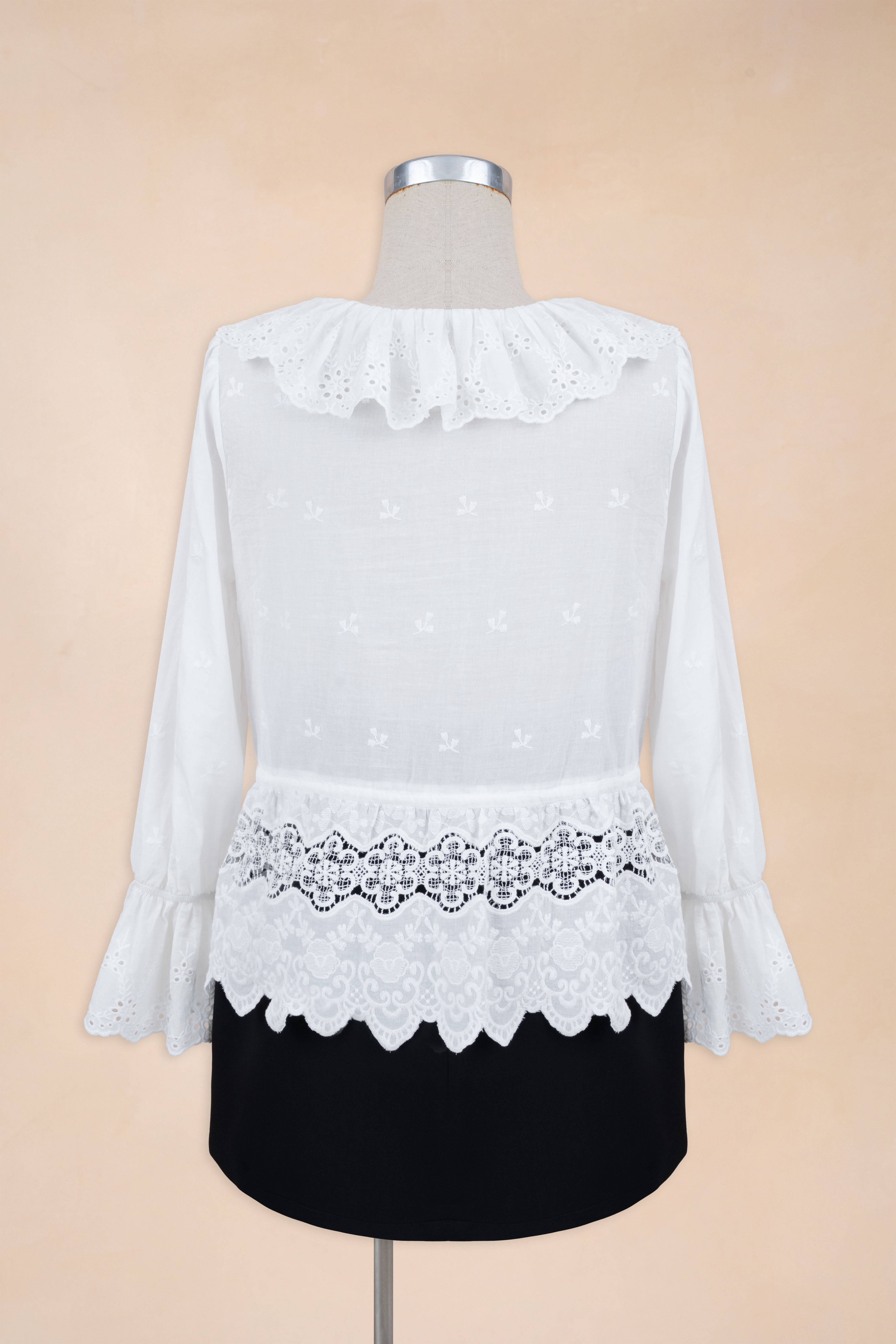 Áo Cổ V Viền Bèo