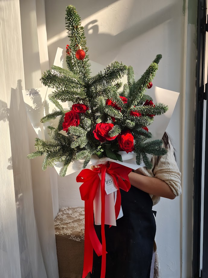 Bó hoa thông Đan Mạch mix hồng đỏ - Size L