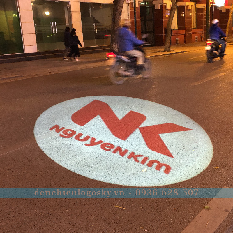 ĐÈN CHIẾU LOGO 90W NGOÀI TRỜI_thumbnail_3