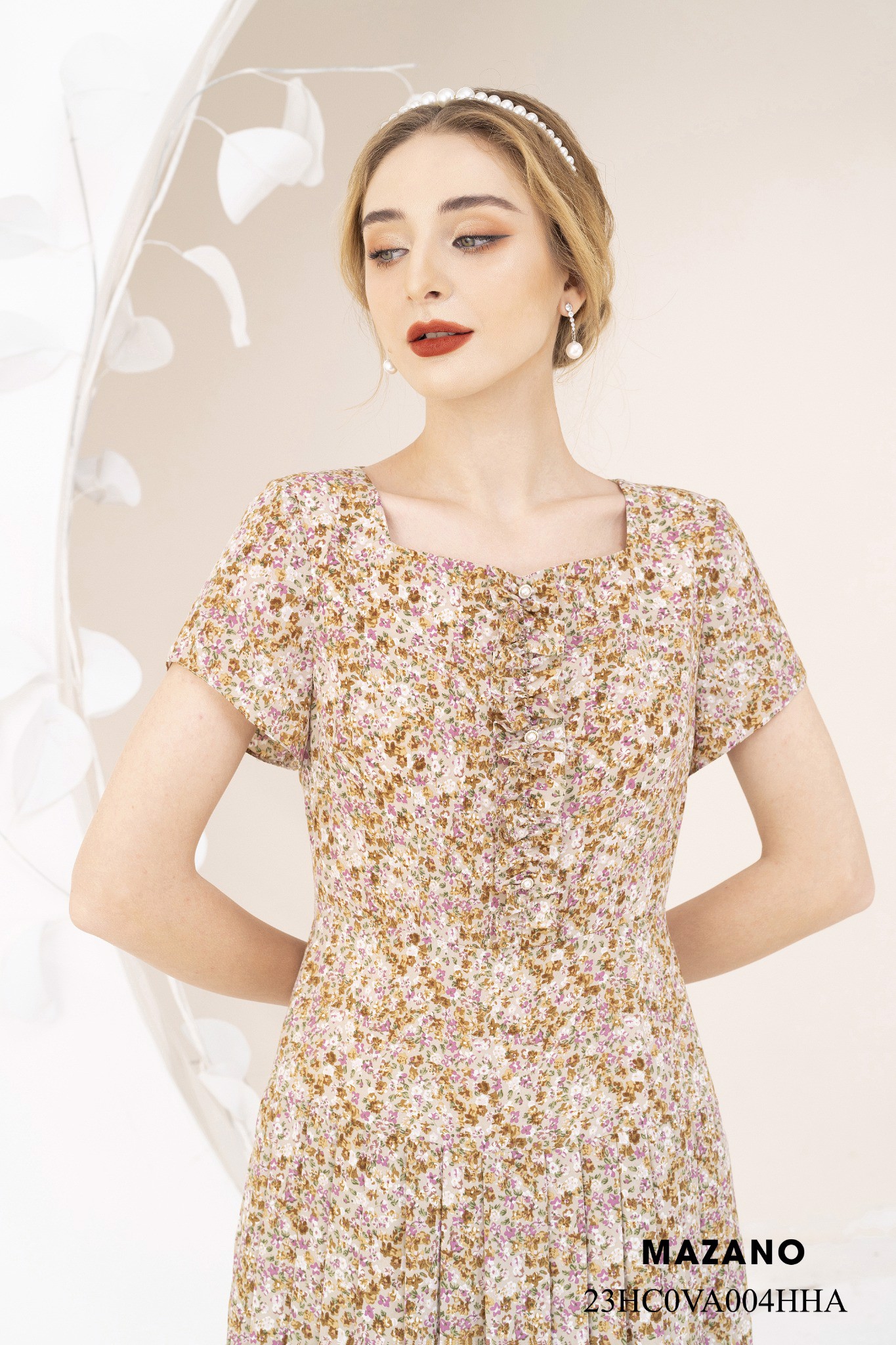 Đầm cổ vuông chân váy xếp ly_thumbnail_2