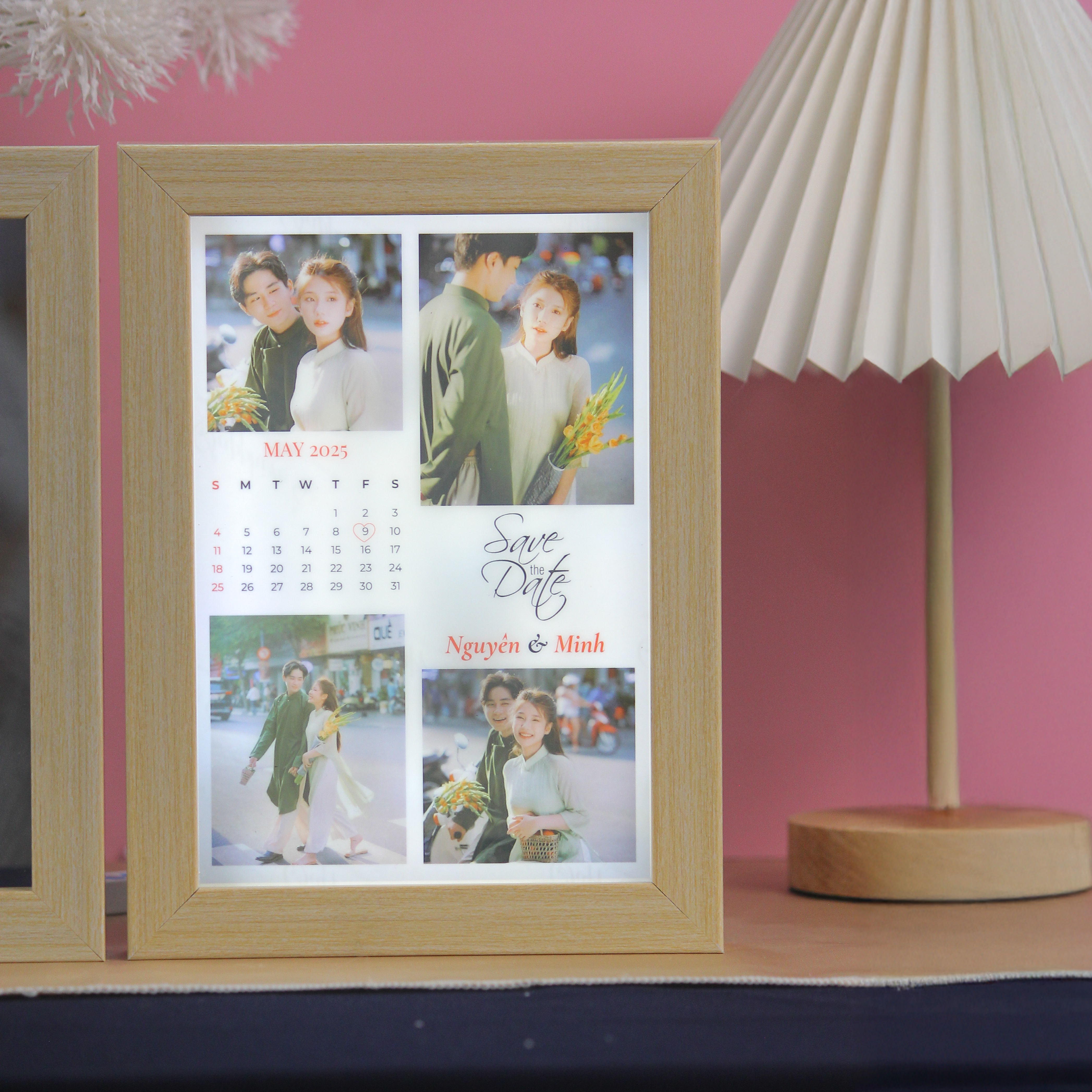 Quà kỷ niệm ngày yêu nhau – Tranh gương đèn LED in ảnh cặp đôi cá nhân hóa theo yêu cầu, lưu giữ những kỷ niệm tình yêu lãng mạn_thumbnail_3