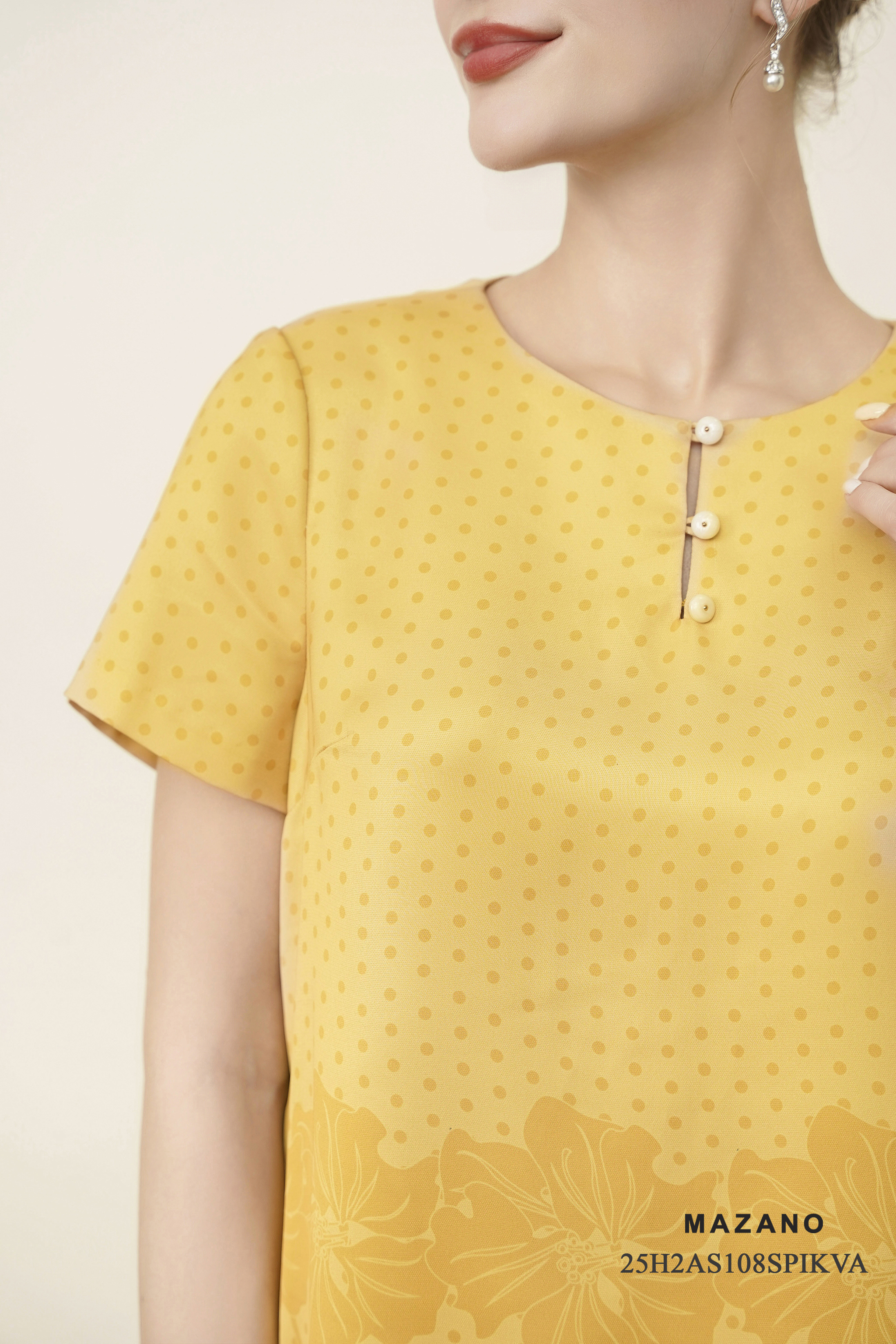 Áo top suông cài khuy Họa tiết hoa cách điệu Cổ tròn Tay ngắn Dài dưới eo_thumbnail_3