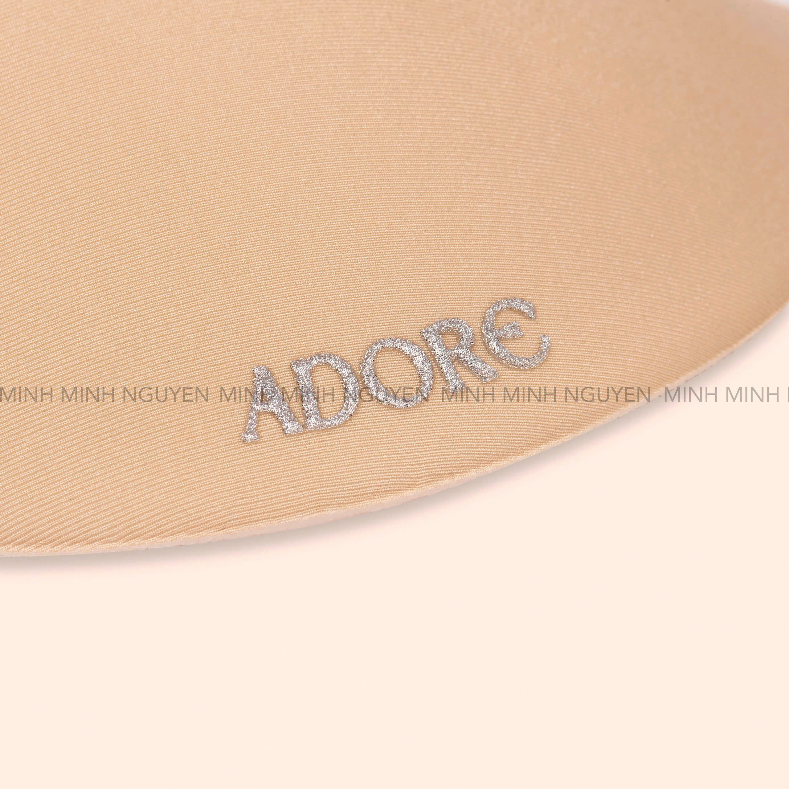 1 Bra Hand ADORE_thumbnail_3