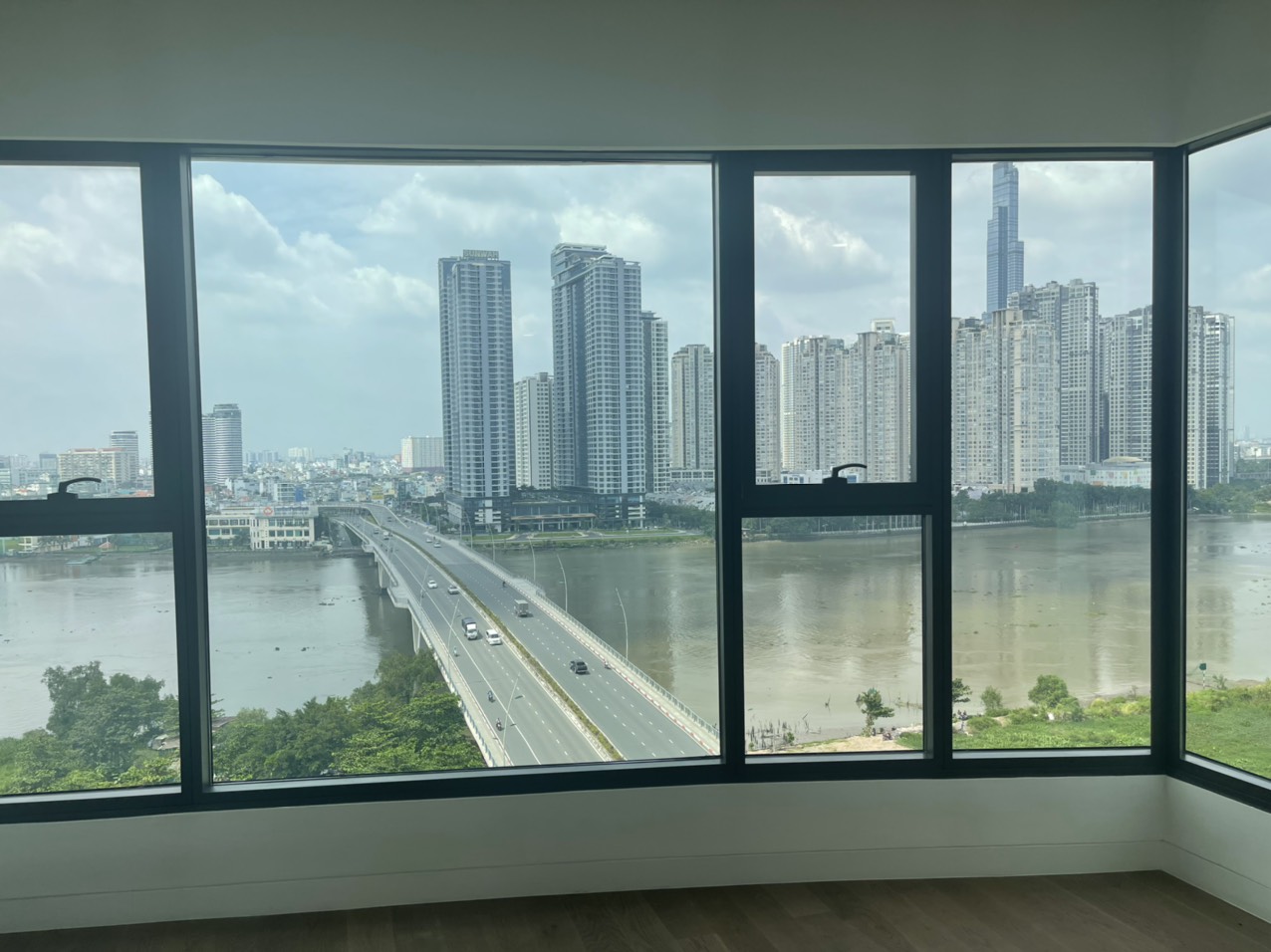 Bán siêu phẩm 4PN 202m2 tầng cao, view trực diện sông_thumbnail_7