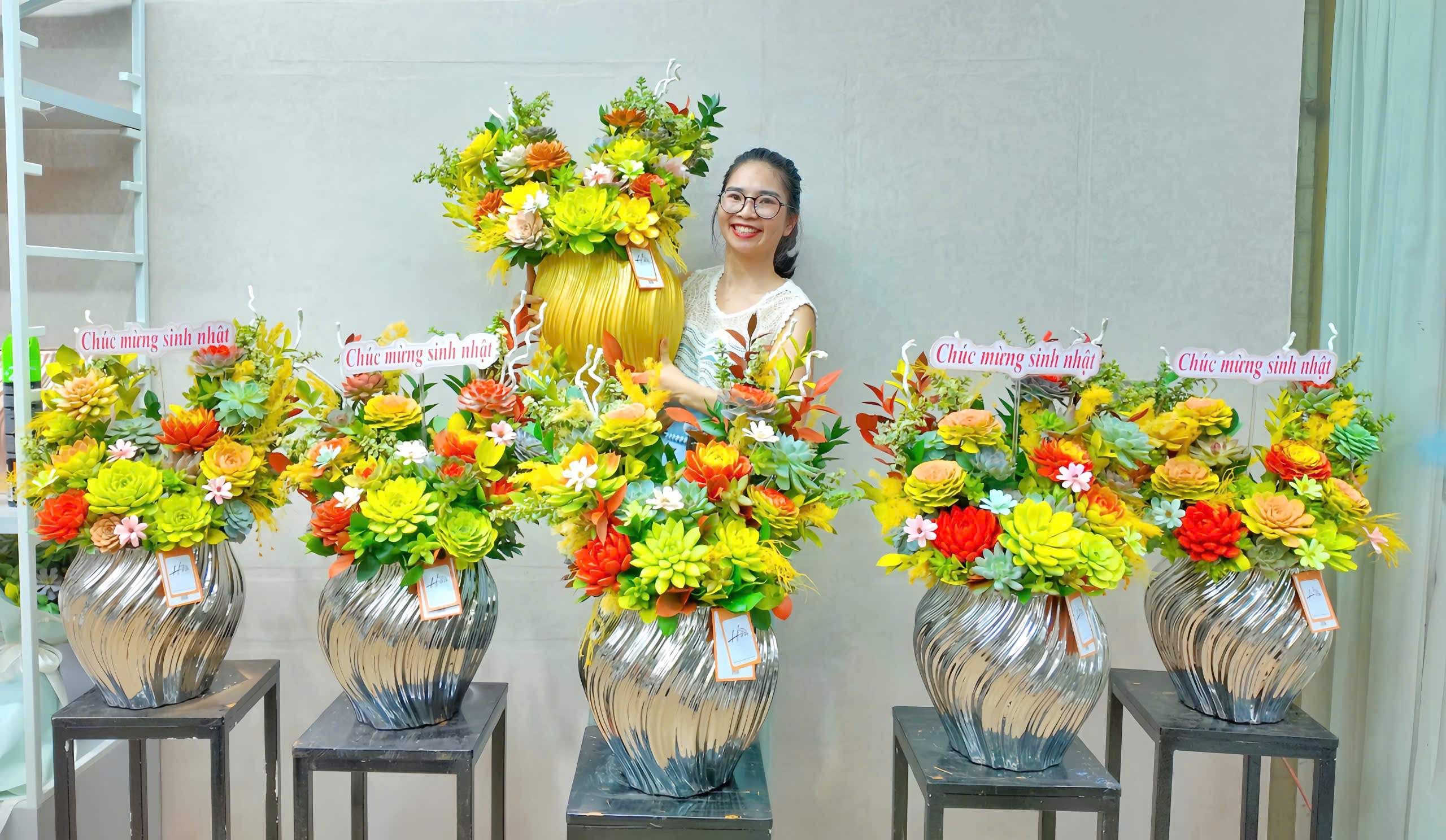 Đừng Chỉ Săn Đón Khách Hàng, Hãy Phục Vụ Khách Hàng – Tư Duy Bền Vững Trong Ngành Hoa