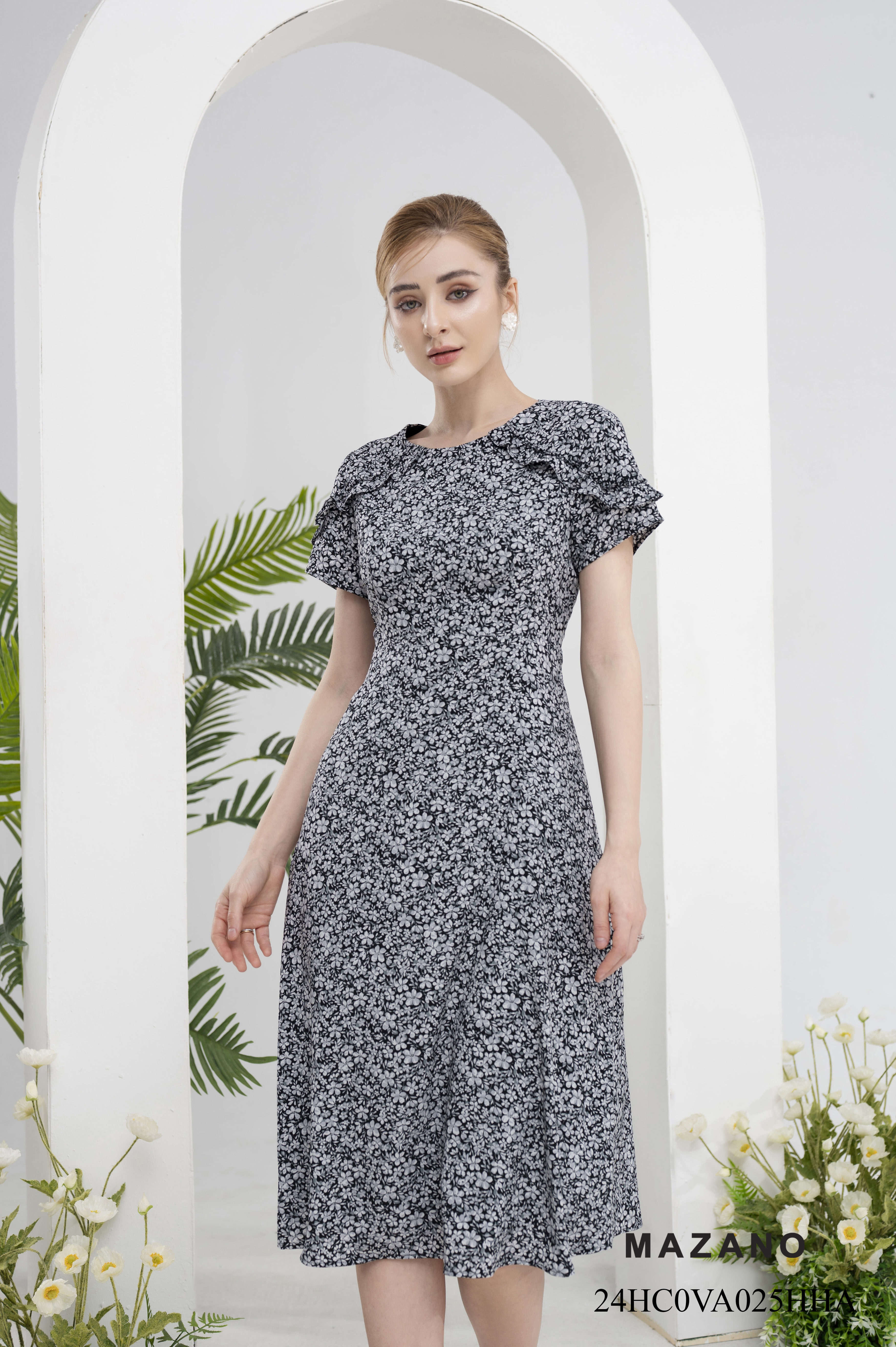 Đầm eo cao chân rủ họa tiết hoa nhí, tay cách điệu_thumbnail_3