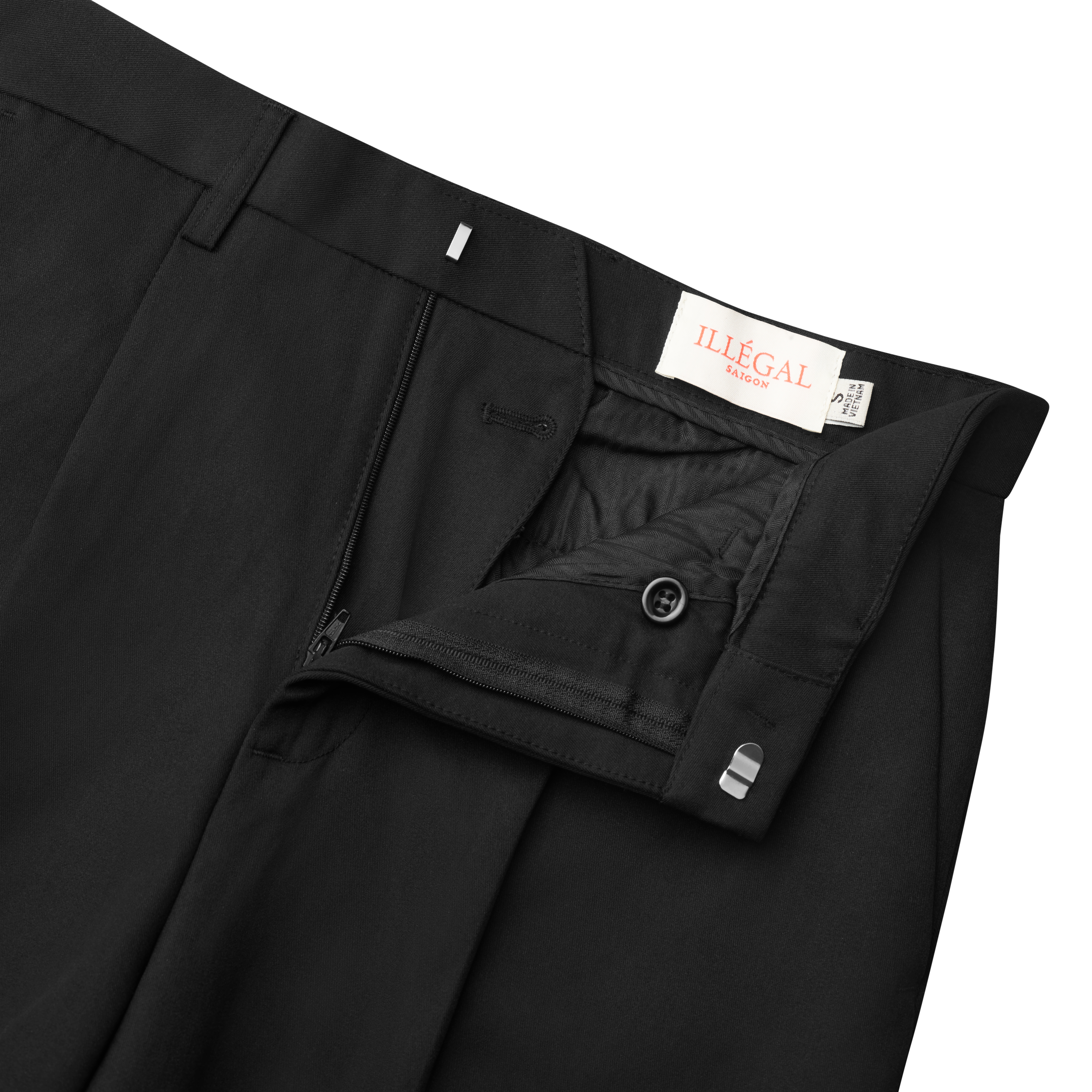 HIGH-RISE BAGGY SHORT