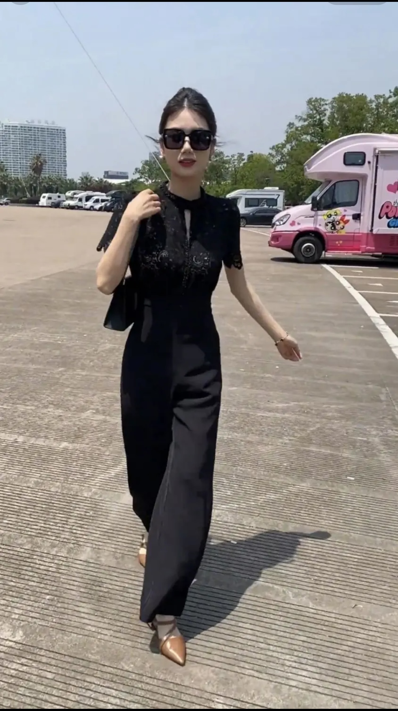 Jump phối ren cổ tròn đính đá phong cách_thumbnail_7