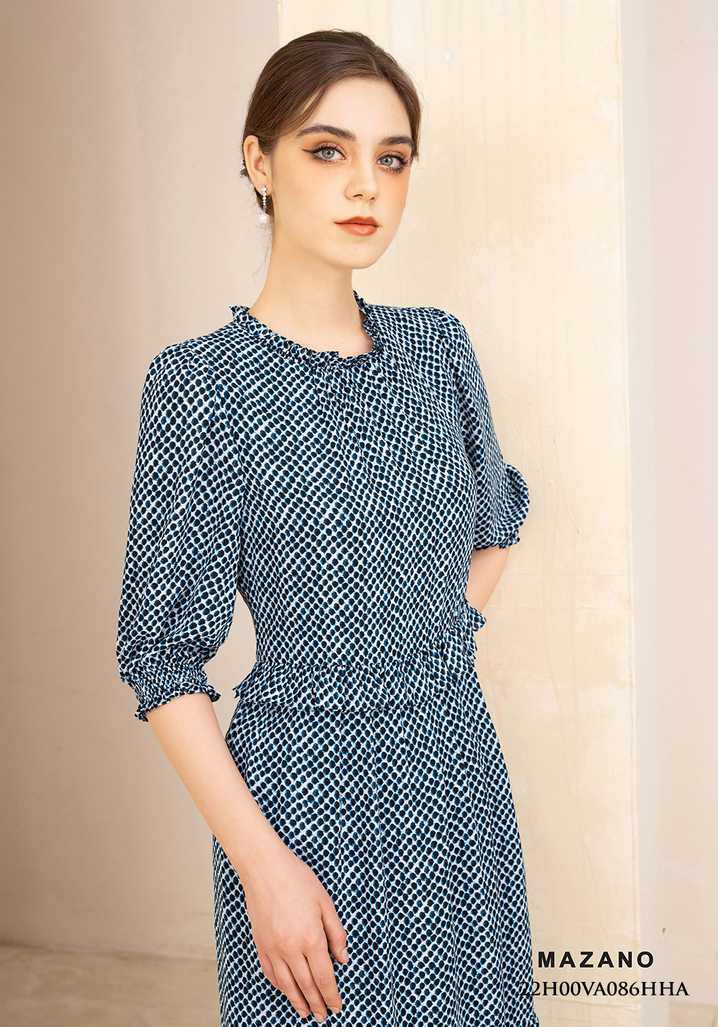 Đầm họa tiết suông chân bèo cách điệu_thumbnail_2