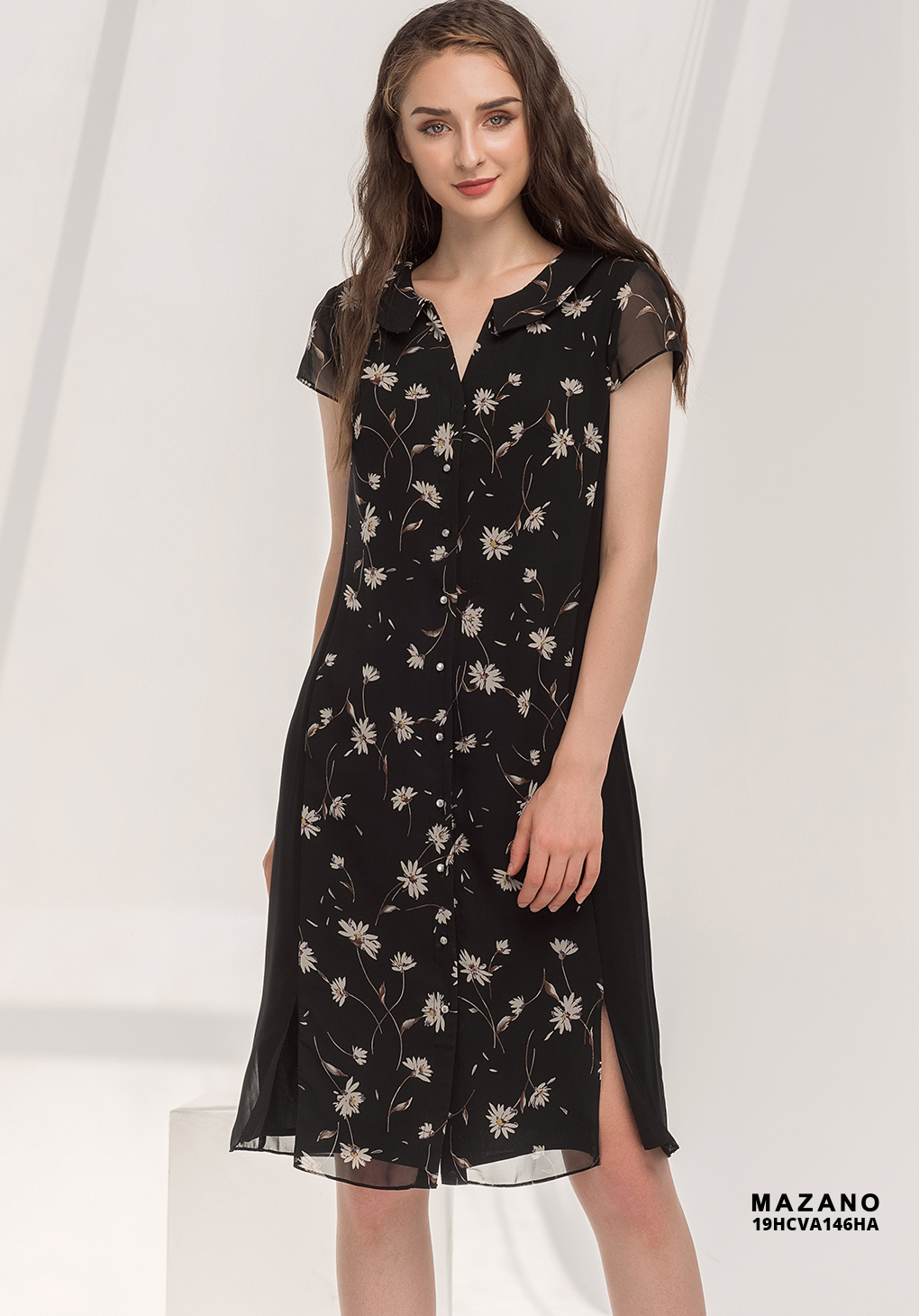 Đầm đen sơ mi phối hoa xẻ trước_thumbnail_4