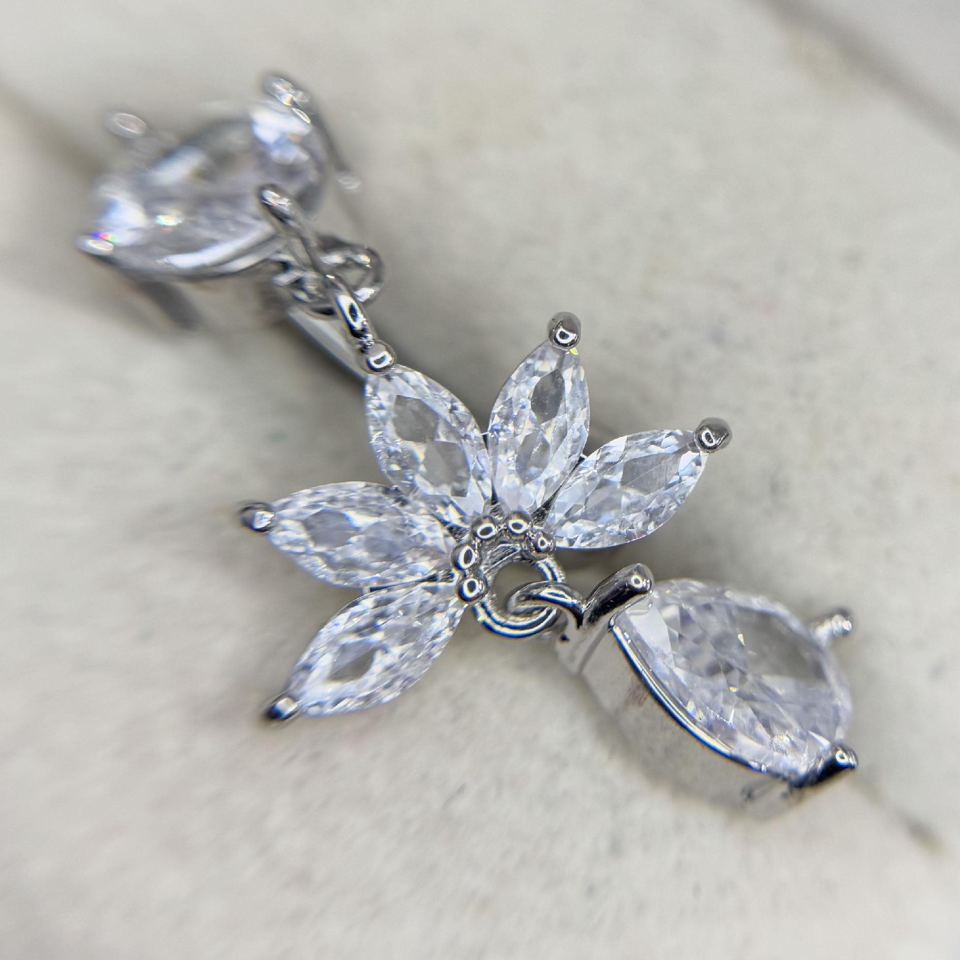 rốn ngược kim cương tròn rơi năm lá giọt nước 