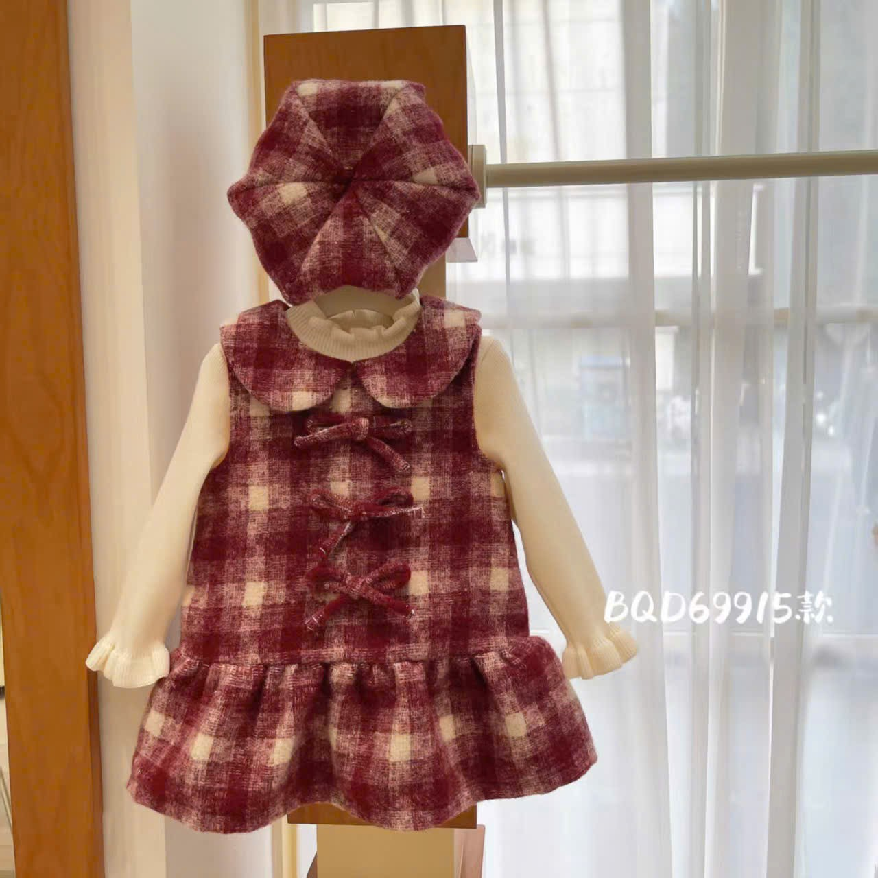 (S92) Set váy dạ kẻ caro đỏ kèm mũ và áo giữ nhiệt trắng_thumbnail_0