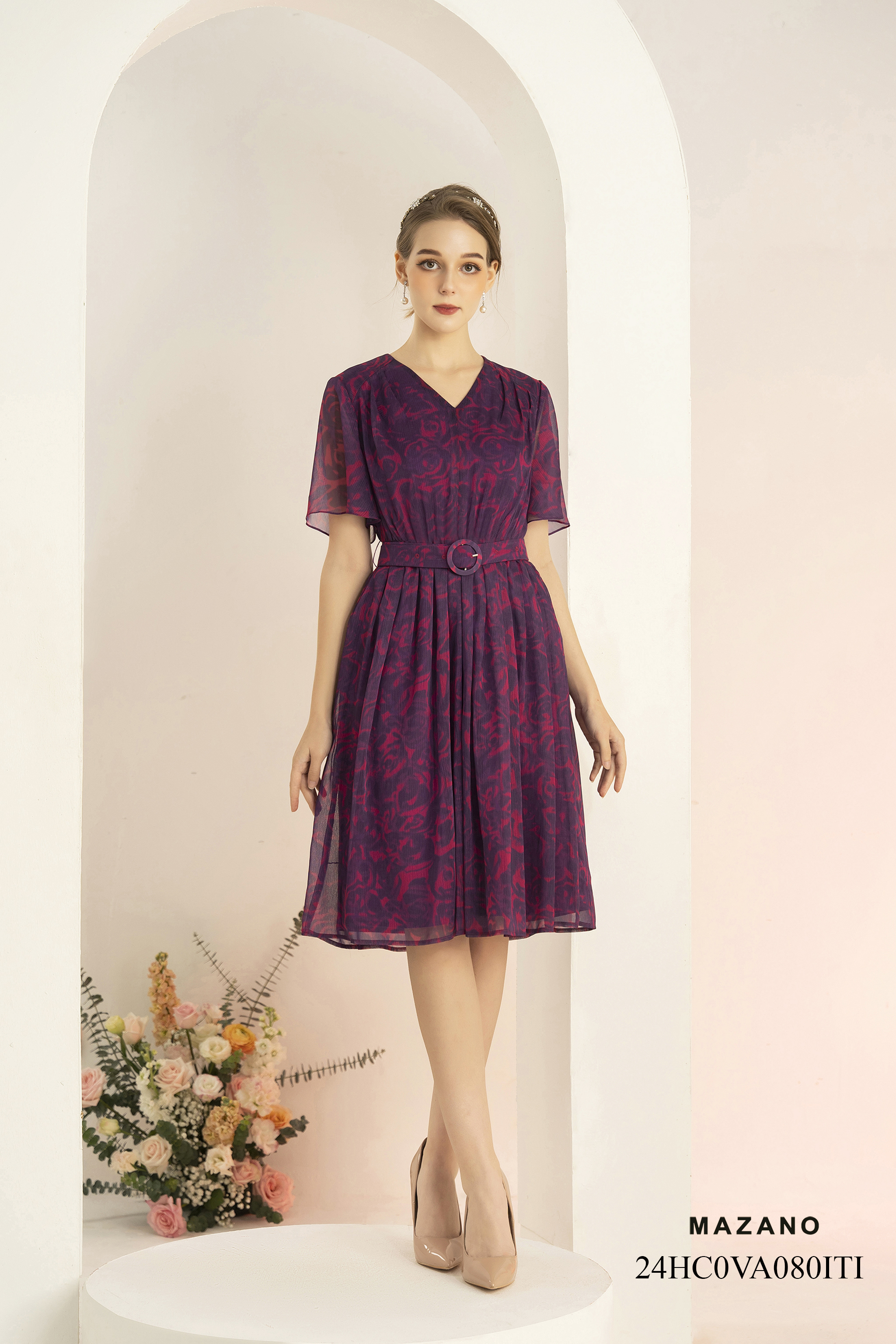 Đầm thắt đai họa tiết hoa hồng loang