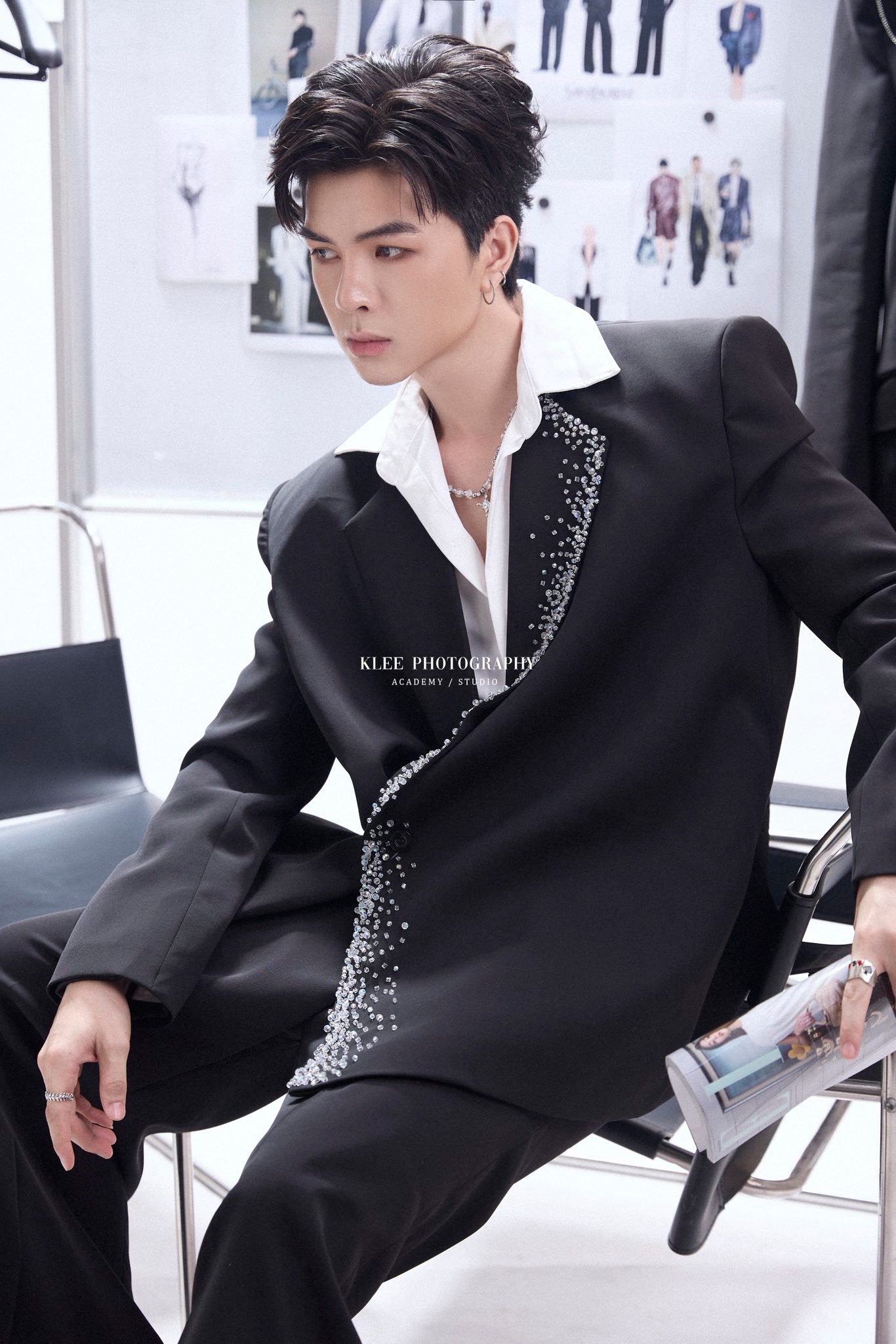 Suit đen phá cách – Trẻ trung & thời thượng_thumbnail_2