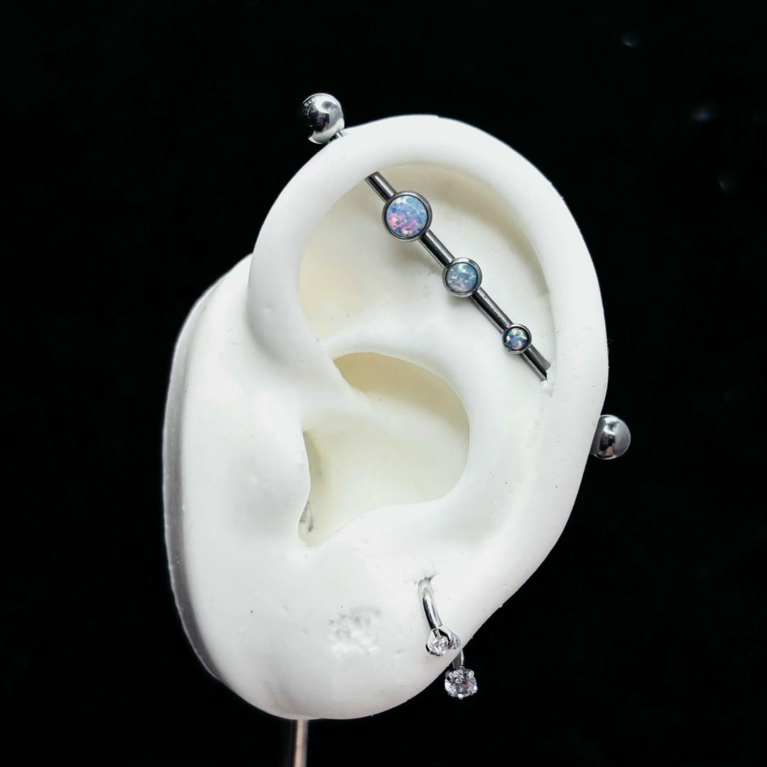 Khuyên indus titan 3 đá opal._thumbnail_1