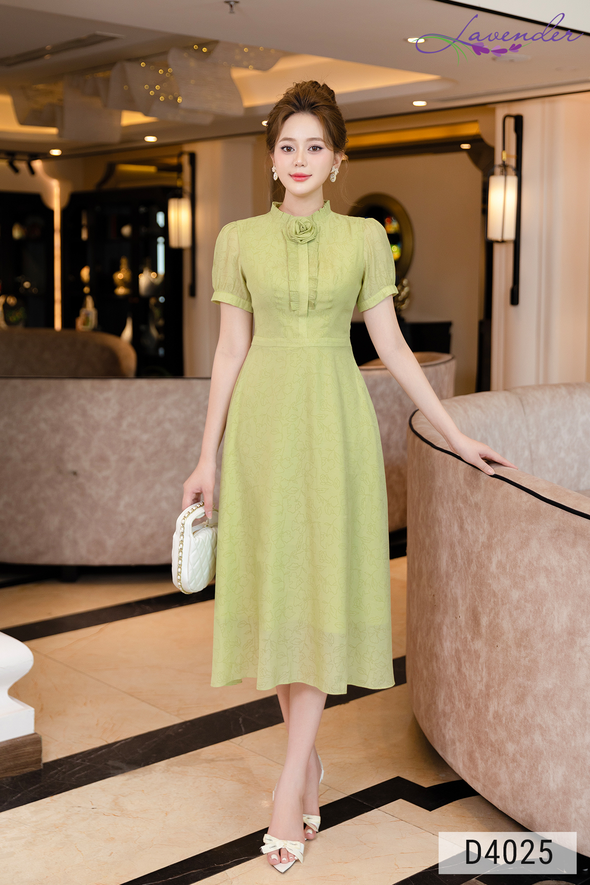 Đầm xòe vân hoa xanh cốm tay ngắn D4025