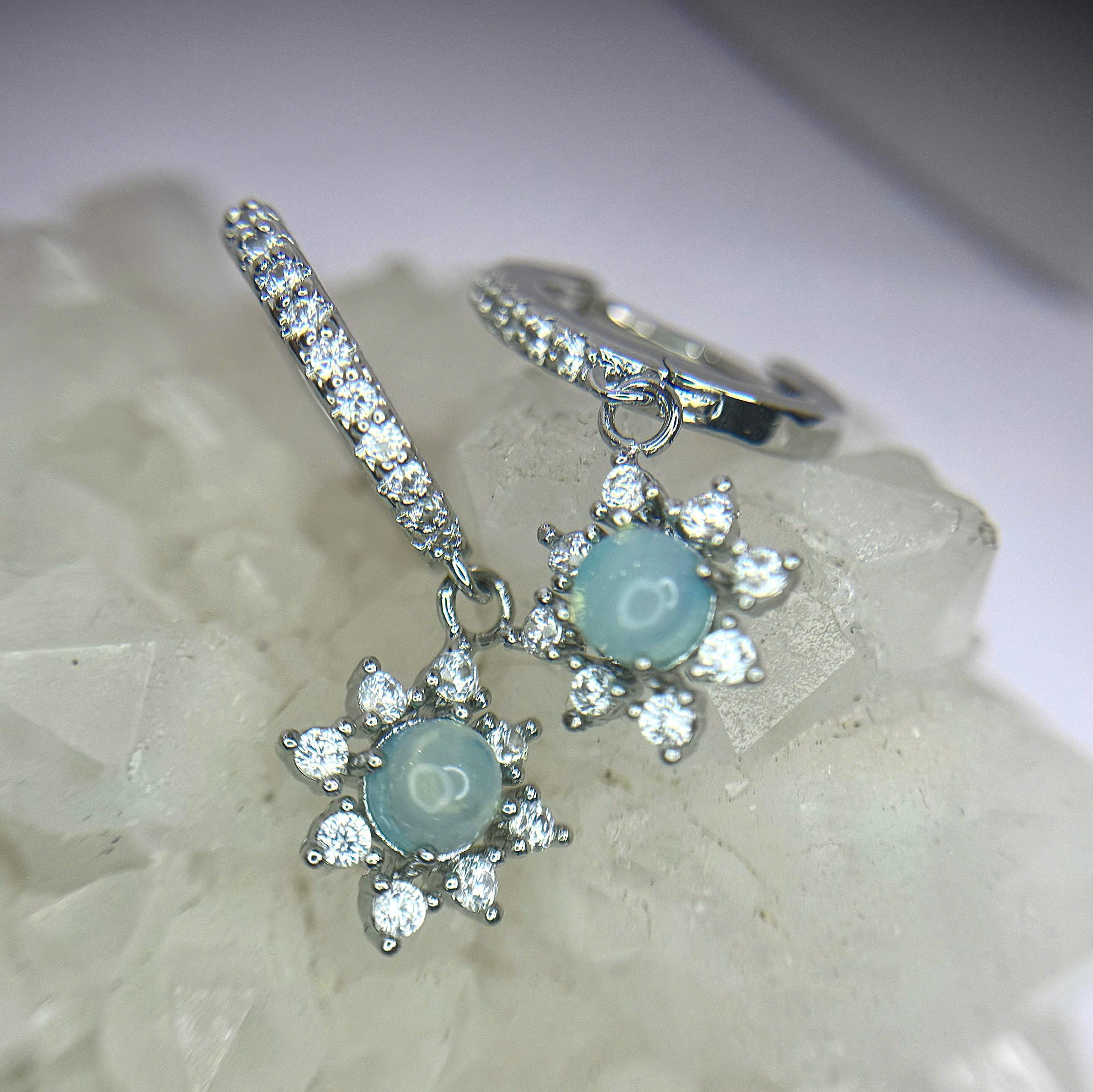 Khuyên vòng kiểu rơi mặt trời đá xanh dương_thumbnail_2