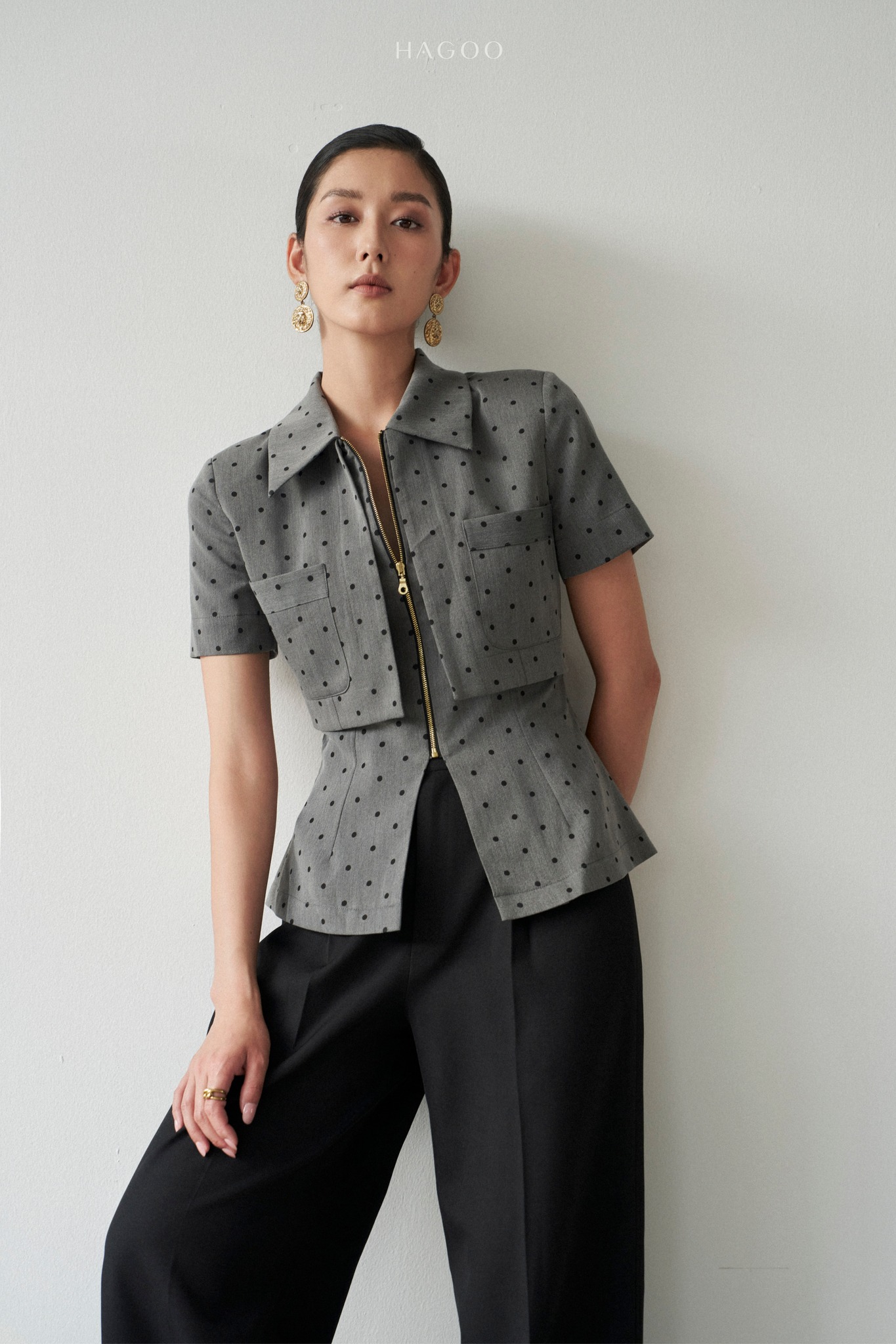 Áo ký giả hai tà chấm bi HAGOO