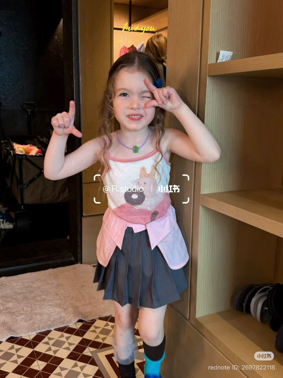 HY12 - Áo thun cotton 2 dây hoạ tiết donus hãng HuaYou