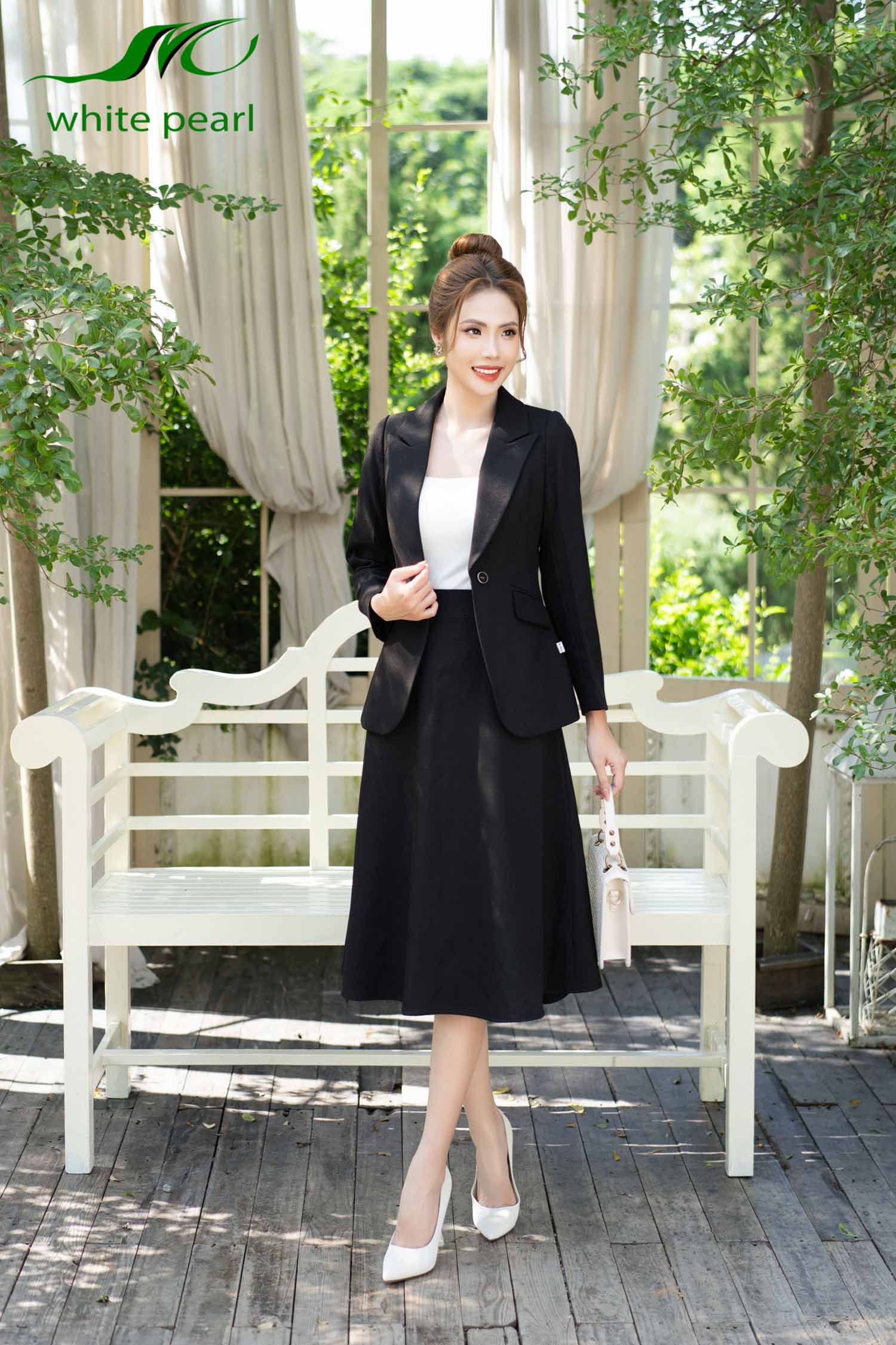 Áo vest eo dài tay dài 1 cúc Đen kết hợp chân váy xòe thời trang công sở cao cấp White Pearl