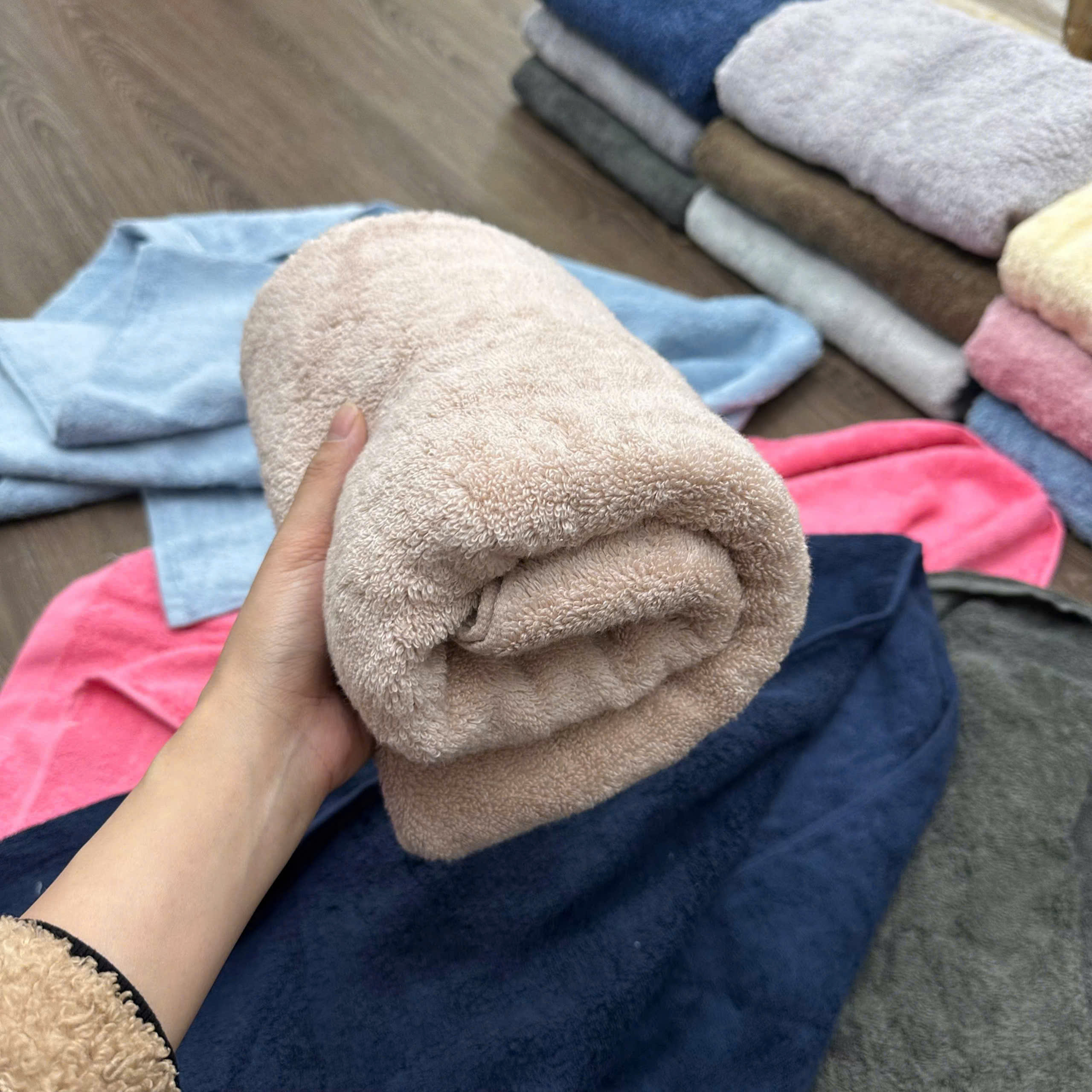 L118 - Khăn xuất Hàn ( sét 2 cái)_thumbnail_6