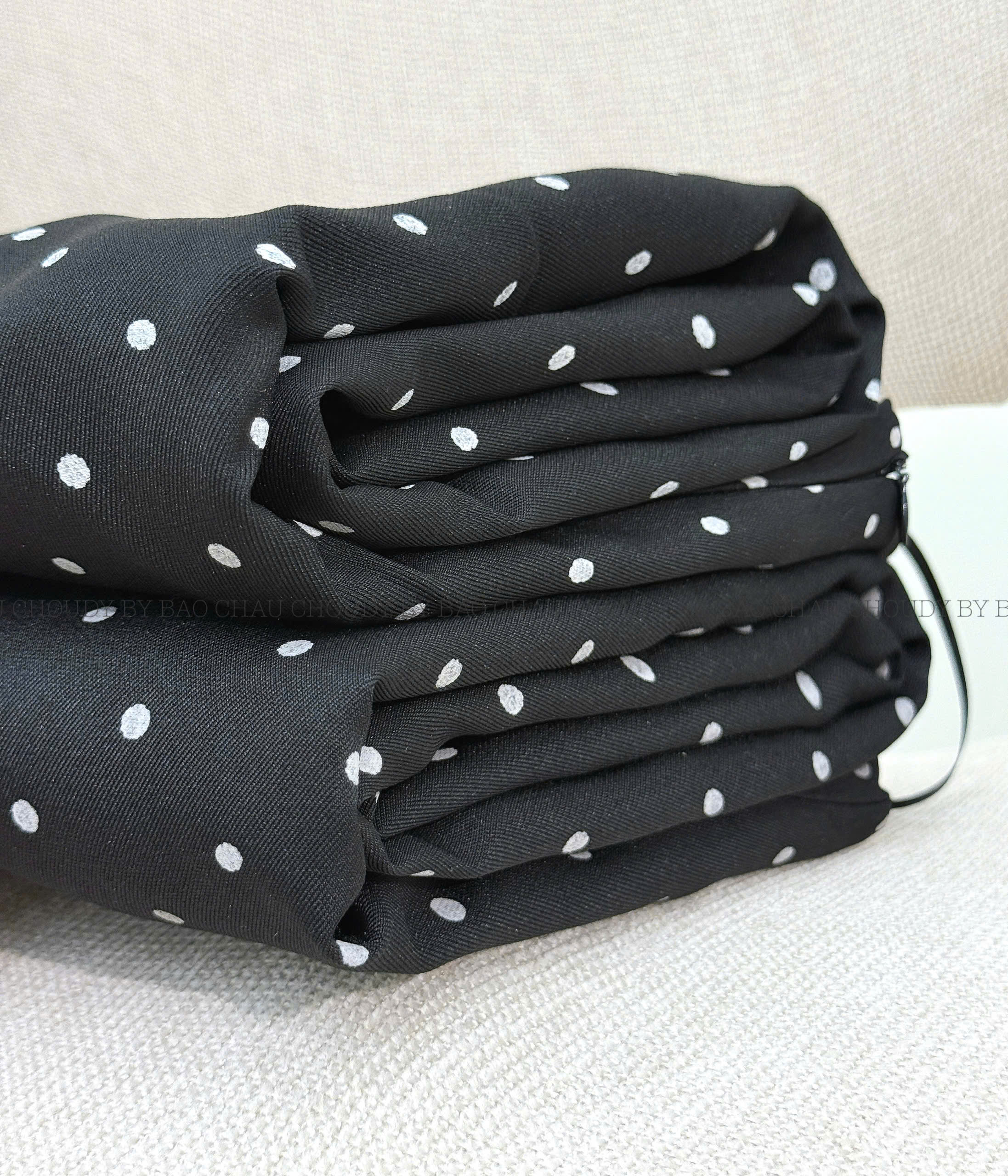 U749 CHÂN VÁY CHẤM BI ĐEN_thumbnail_2