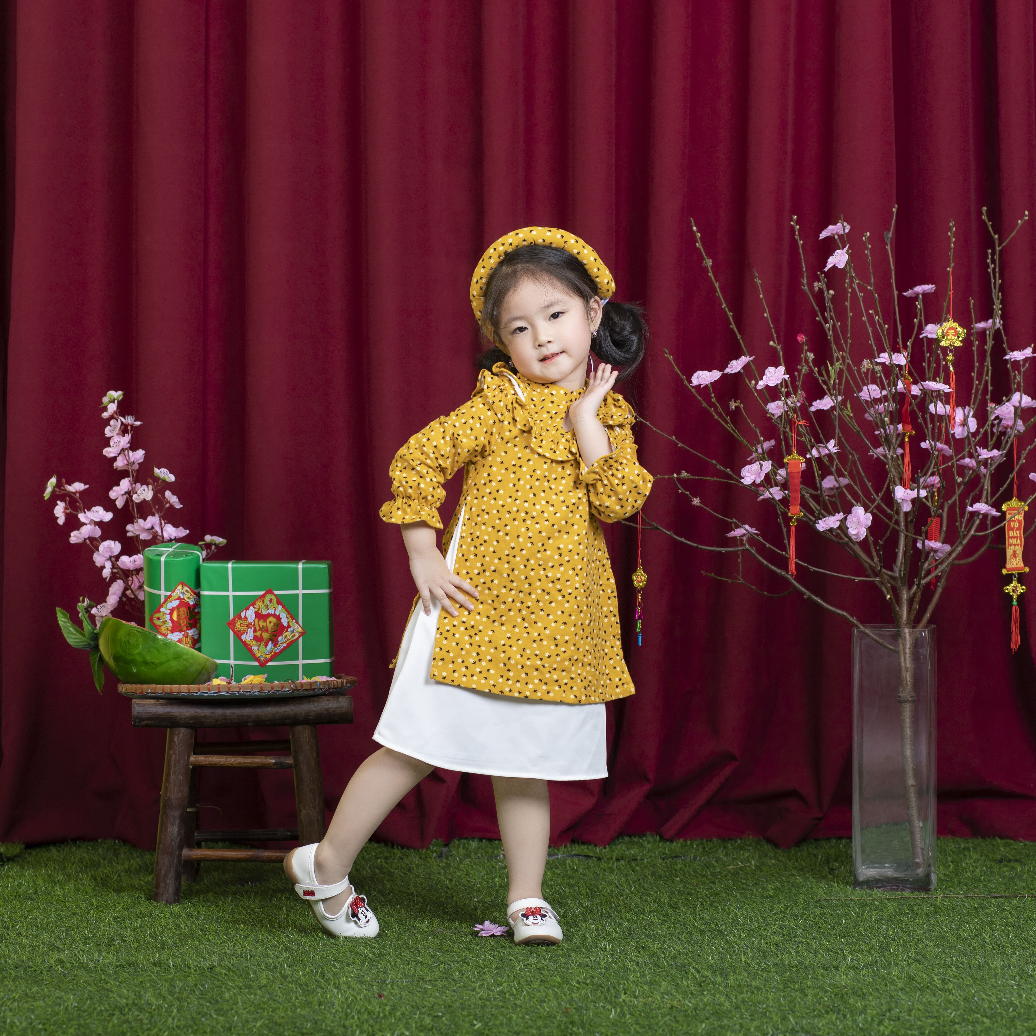 Áo dài cách tân hoa nhí kèm mấn_thumbnail_1