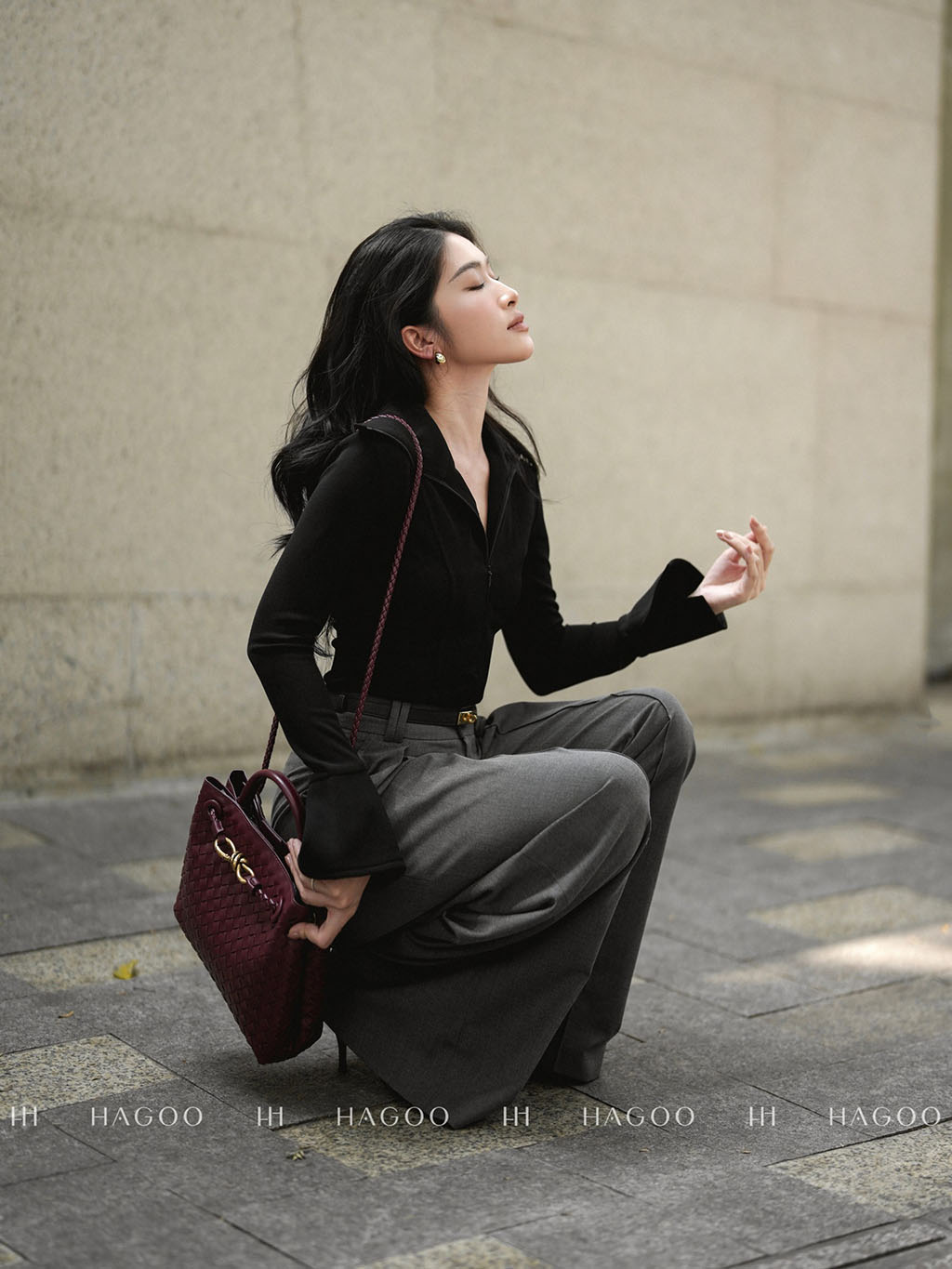 Áo thun dài tay cổ đức xẻ V_thumbnail_9