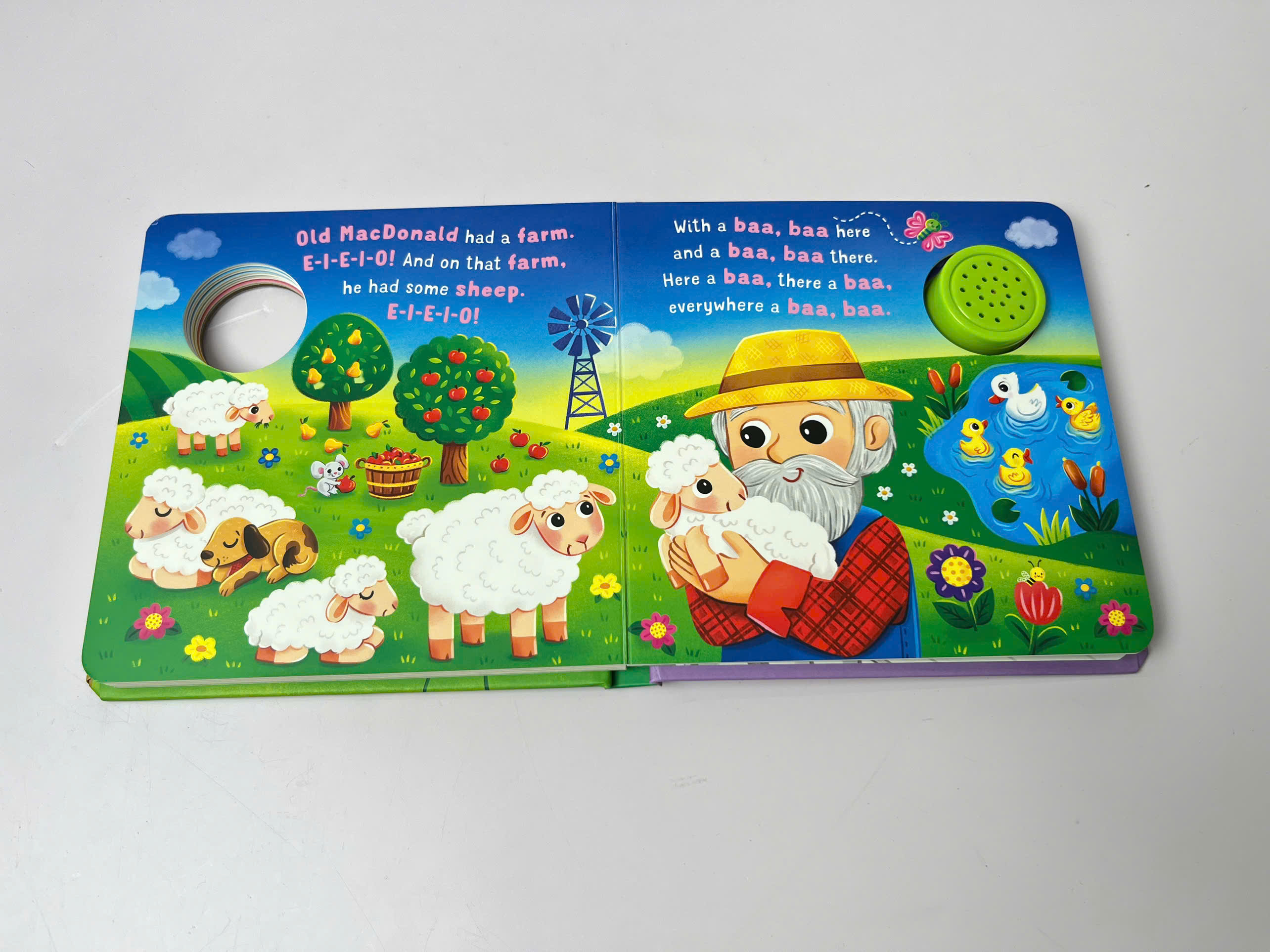 ROUND BUTTON SOUND BOOK - OLD MACDONALD (FSC)_thumbnail_3