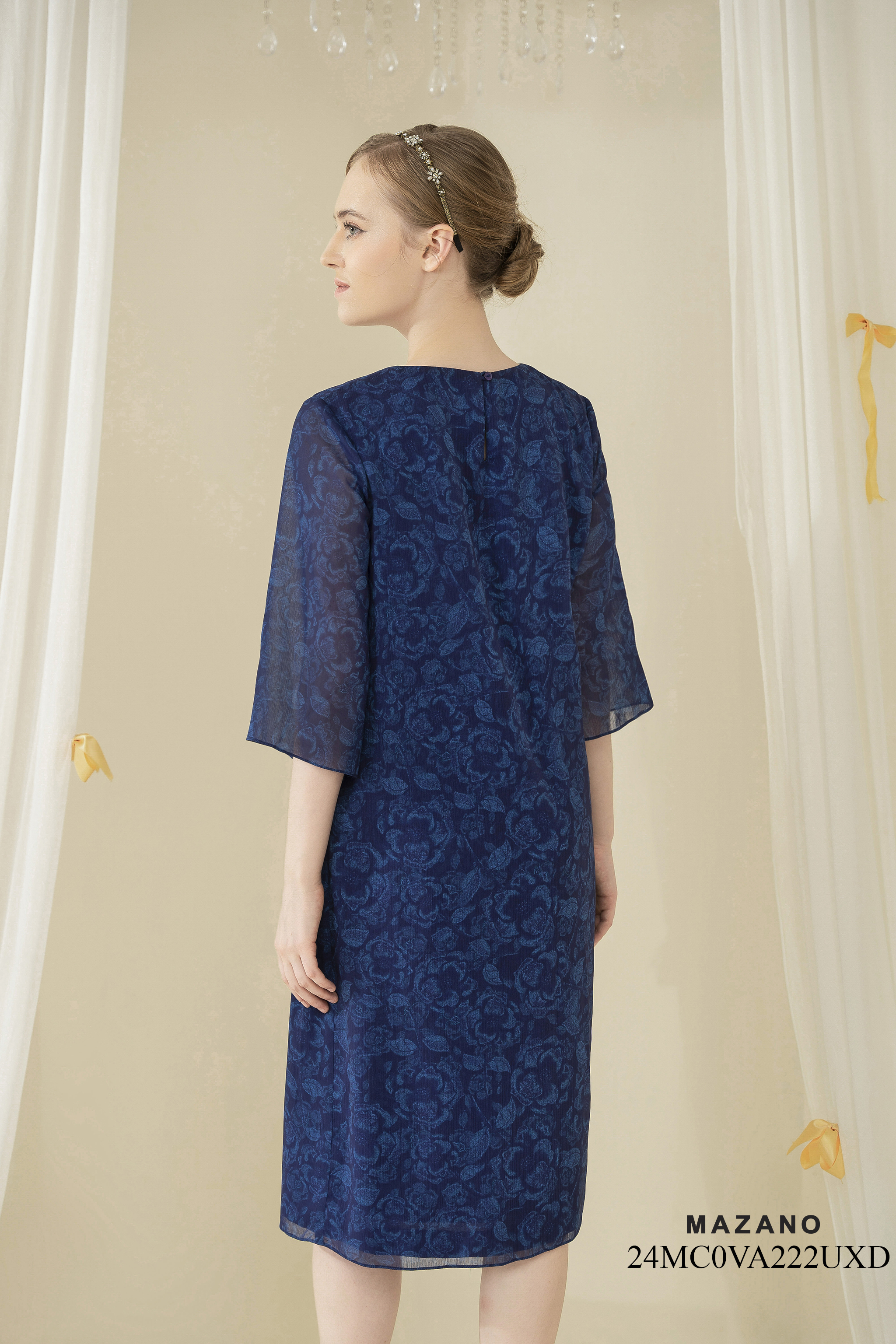 Váy Đầm Suông Vải voan xước Hoạ tiết hoa hồng cách điệu Cổ tròn Tay lỡ Dài qua gối_thumbnail_4