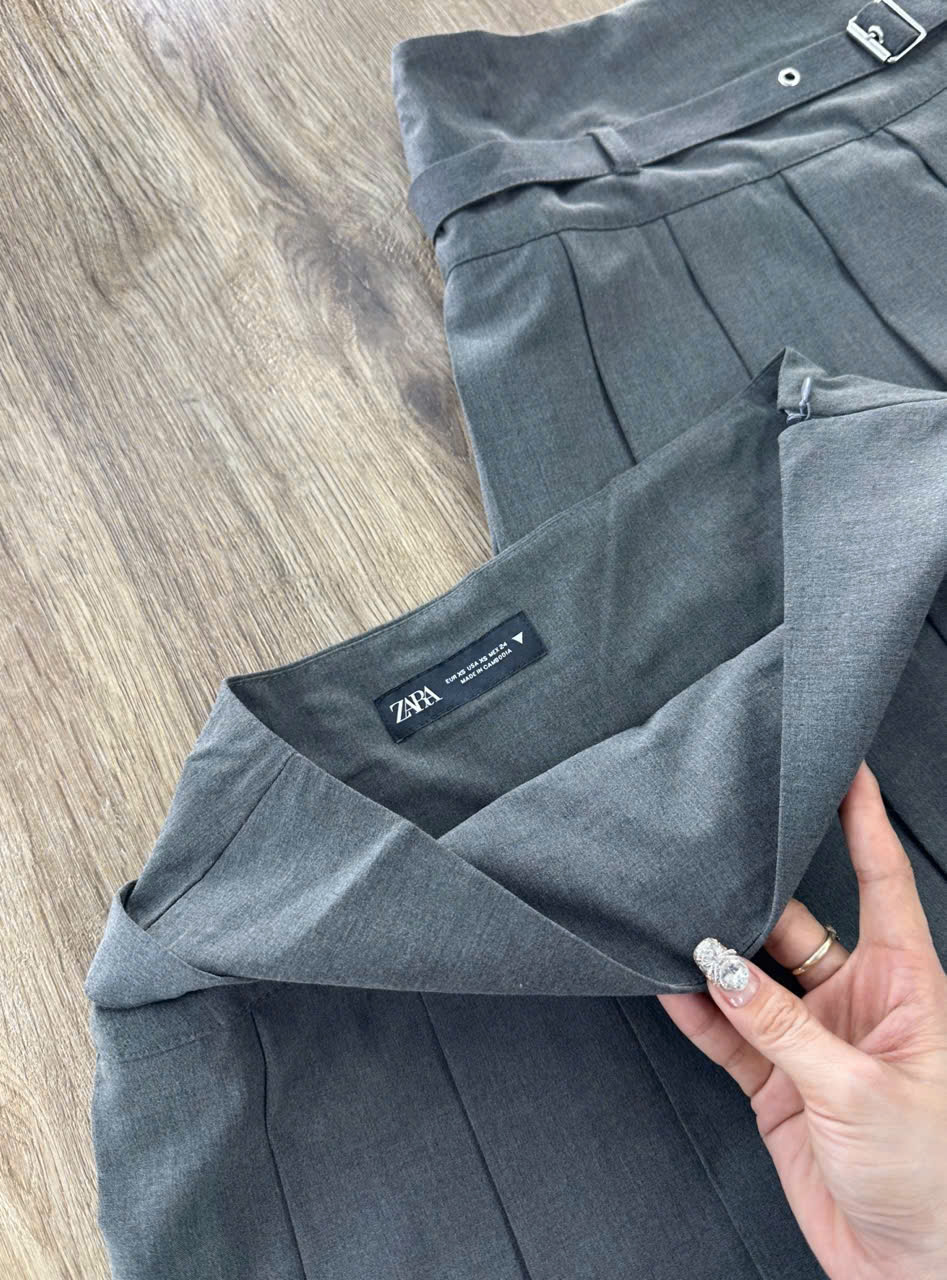 C4 CHÂN VÁY XÁM_thumbnail_10