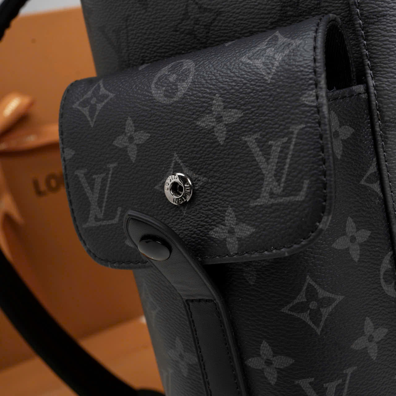 Balo nam LV Christopher PM Monogram Eclipse hoa đen_thumbnail_3