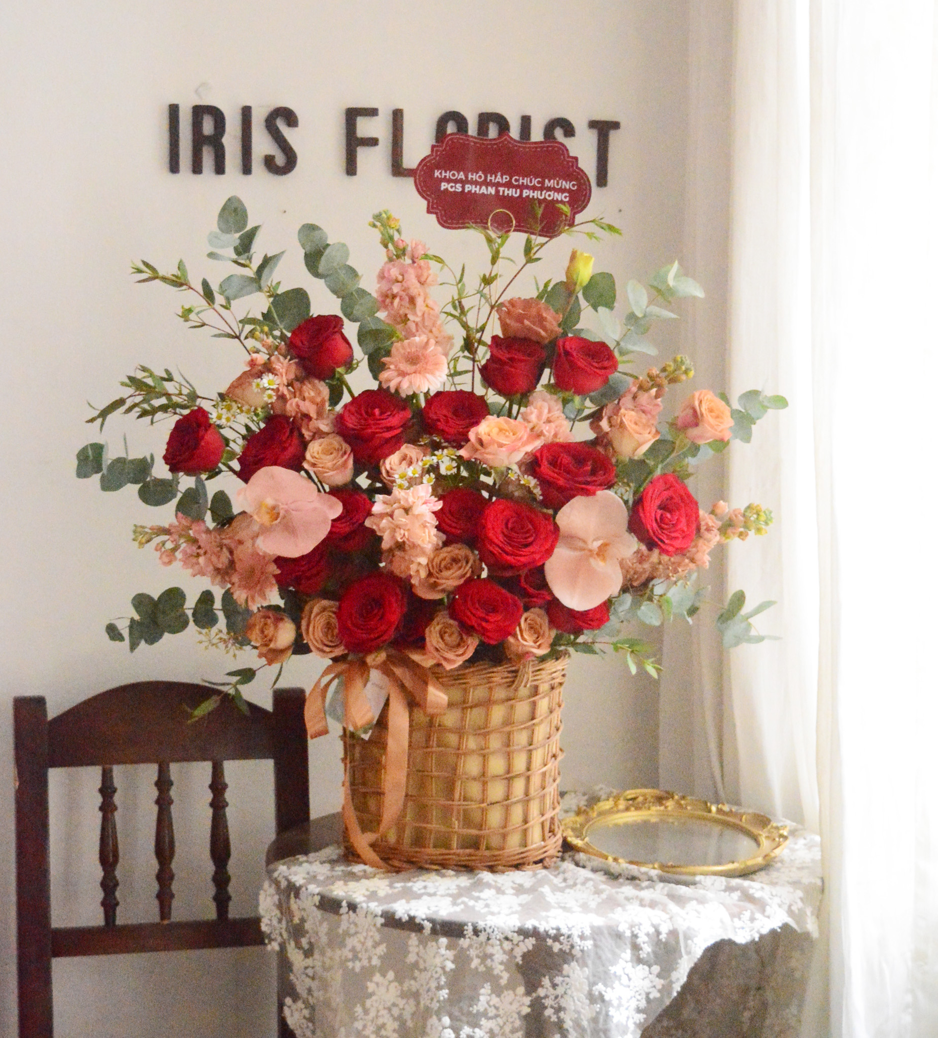 Giỏ hoa tone đỏ nâu size L